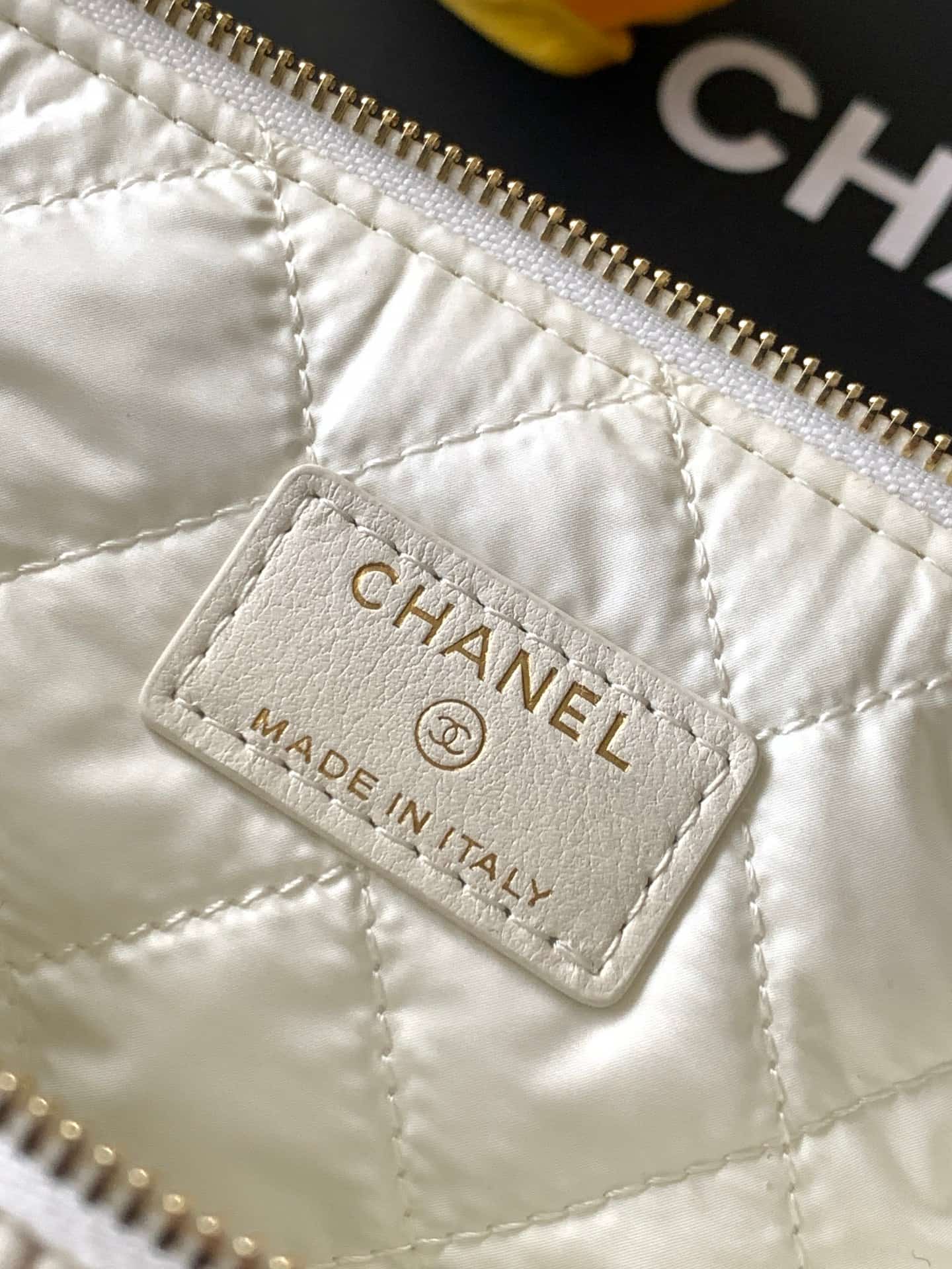 Chanel Zipped Case Printed Fabric & Gold-Tone Metal Beige & White AS4989 A