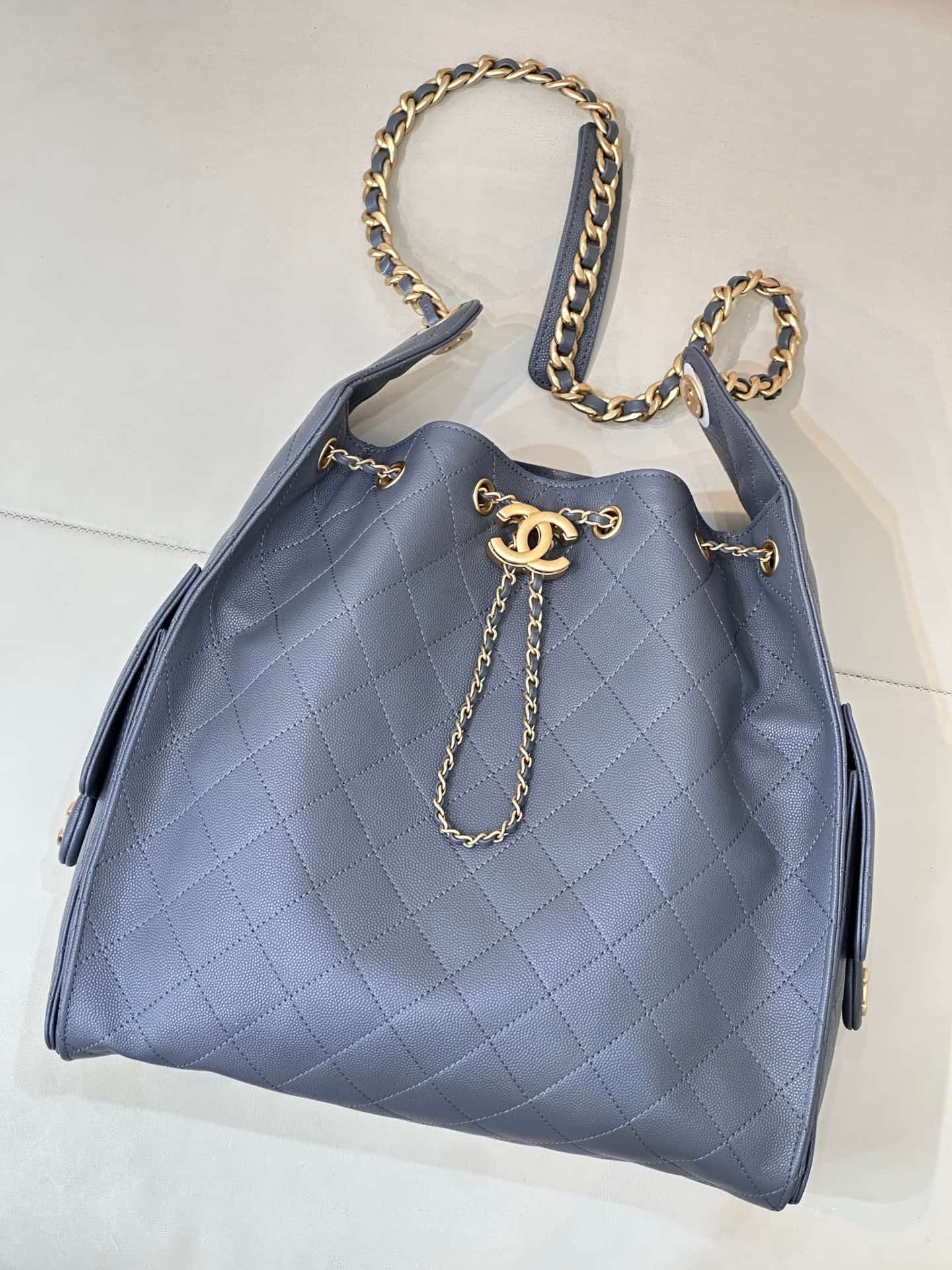 Chanel 25 Medium Hobo handbag AS5311 Grained Calfskin & Gold-tone Metal Blue TOP