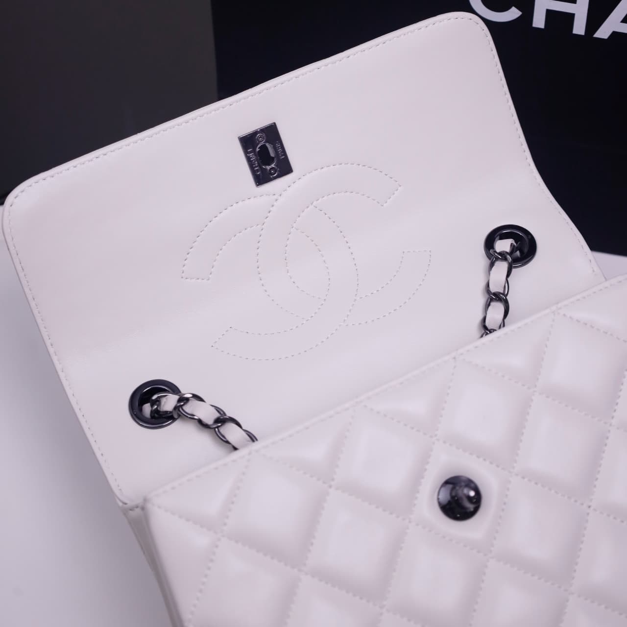 SMALL FLAP BAG WITH TOP HANDLE Lambskin Black Metal White A