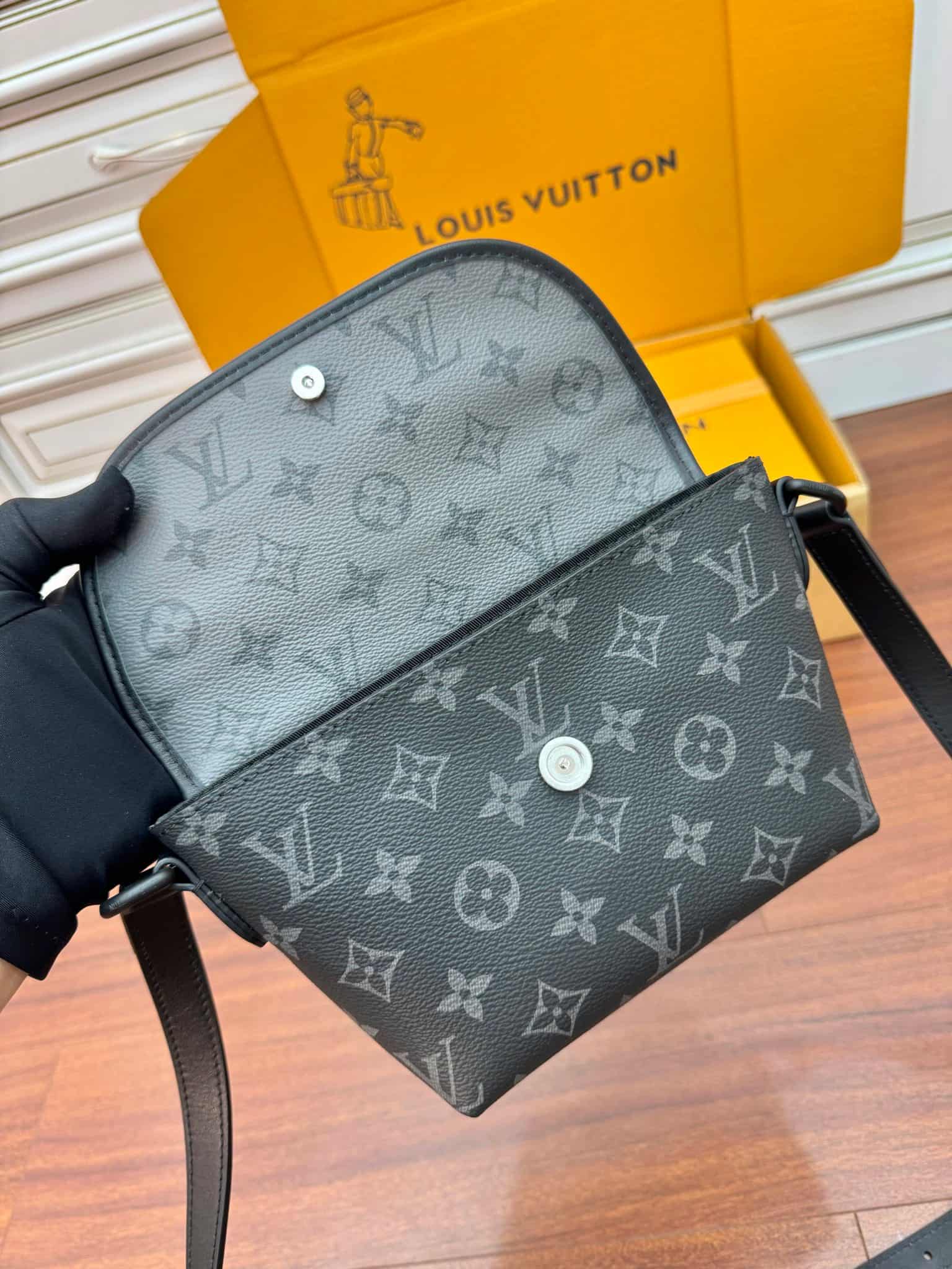 Louis Vuitton Pulse Wearable Wallet Monogram Eclipse coated canvas M12806 TOP