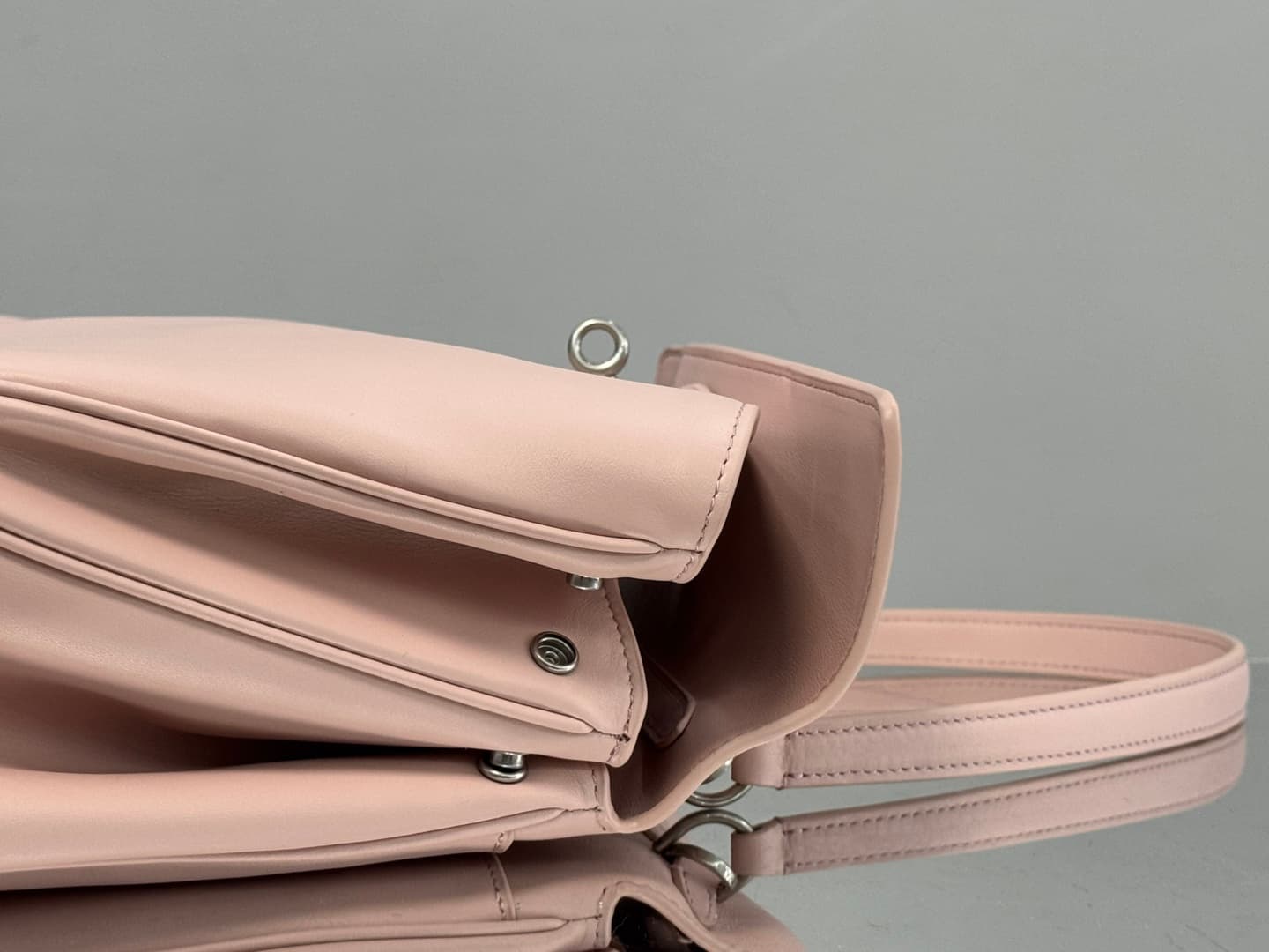 Balenciaga Rodeo Medium Bag in Pink Leather With Silver-Tone Metal TOP