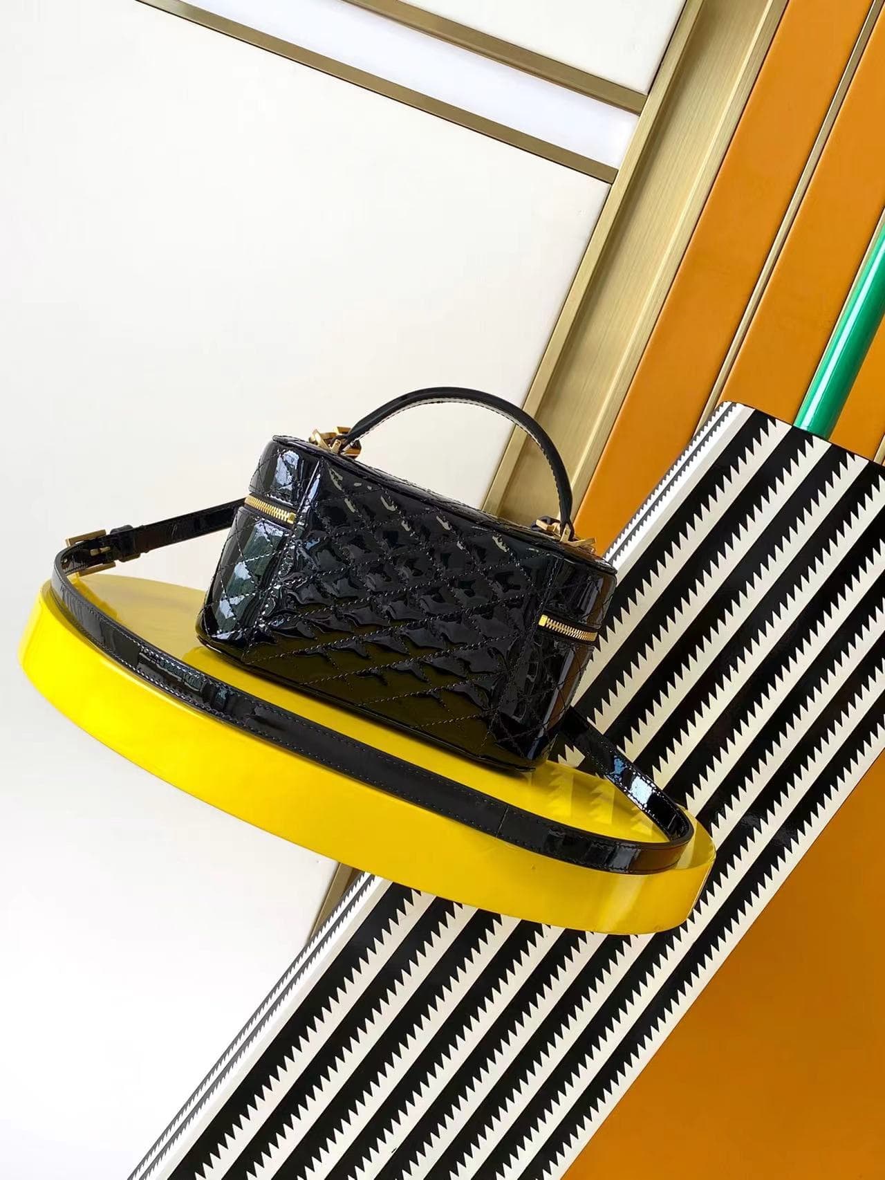 GABY VANITY BAG In Patent Leather Black High