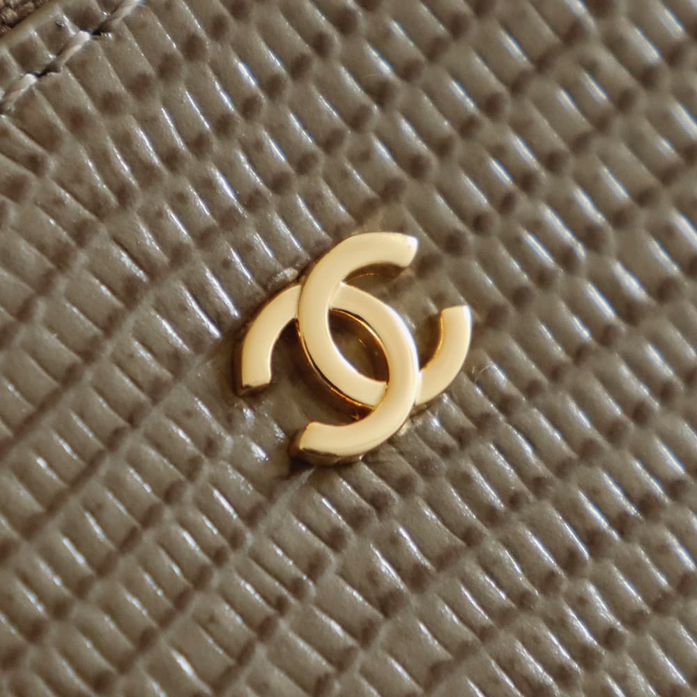 Chanel Small Vanity with chain Lizard Embossed Calfskin & Gold-Tone Metal Dark Khaki AS5195 A