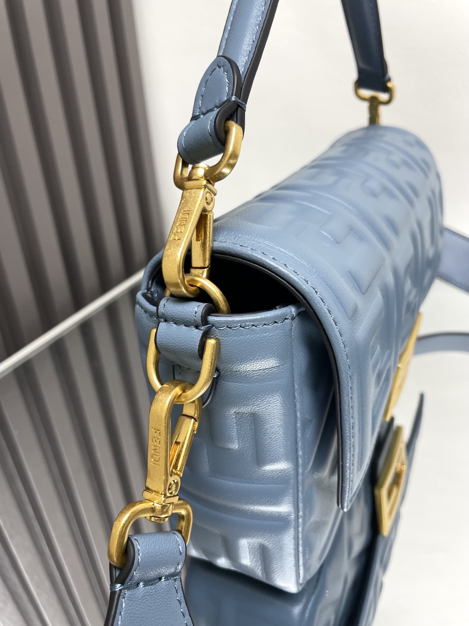 BAGUETTE leather bag Blue High