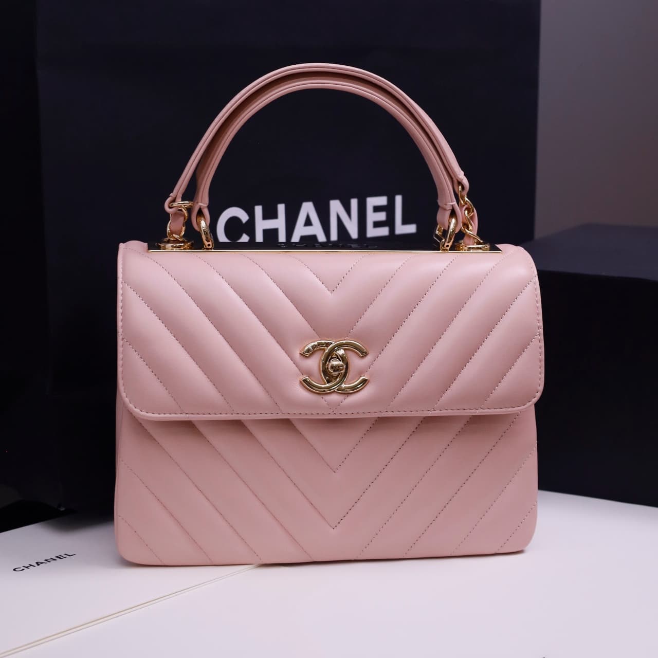 SMALL FLAP BAG WITH TOP HANDLE Lambskin Gold Metal Pink A