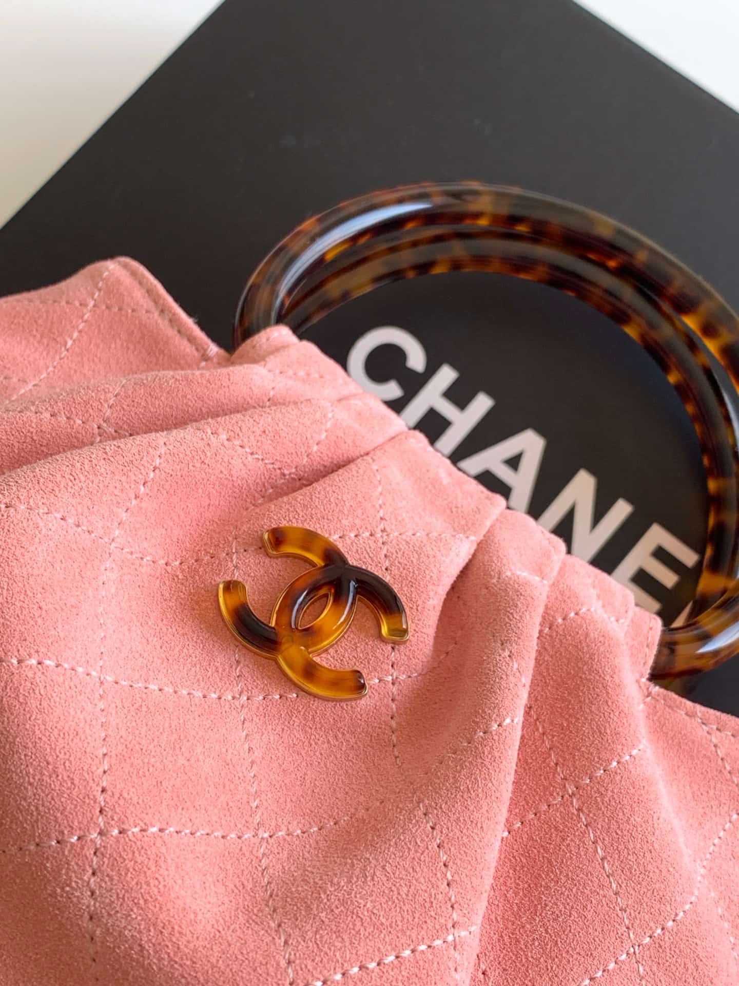 Chanel Small Hobo Bag Suede Calfskin Turtoise-Shell Effect Plexi & Gold-Tone Metal Pink AS6022 High