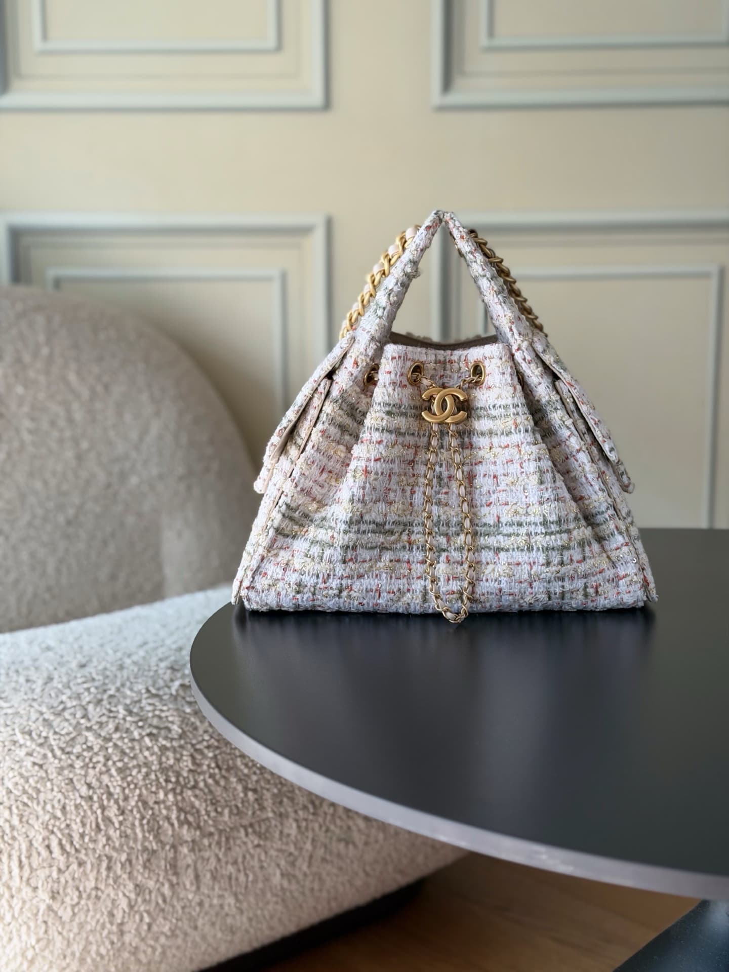 Chanel 25 Small Hobo handbag AS5293 Wool Tweed & Gold-Tone Metal Ecru Khaki Gold & Red A