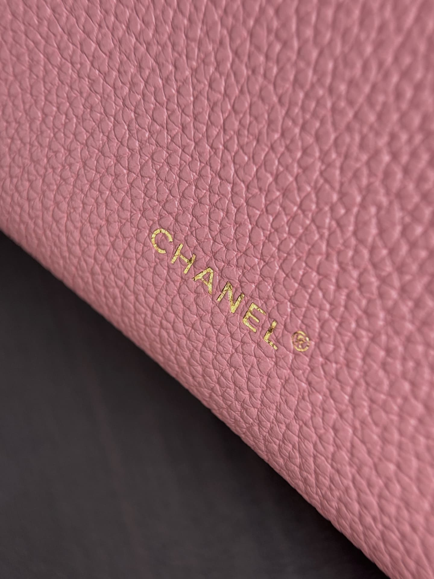 Chanel Vanity with chain Grained Calfskin & Gold-Tone Metal Pink AS6473 A
