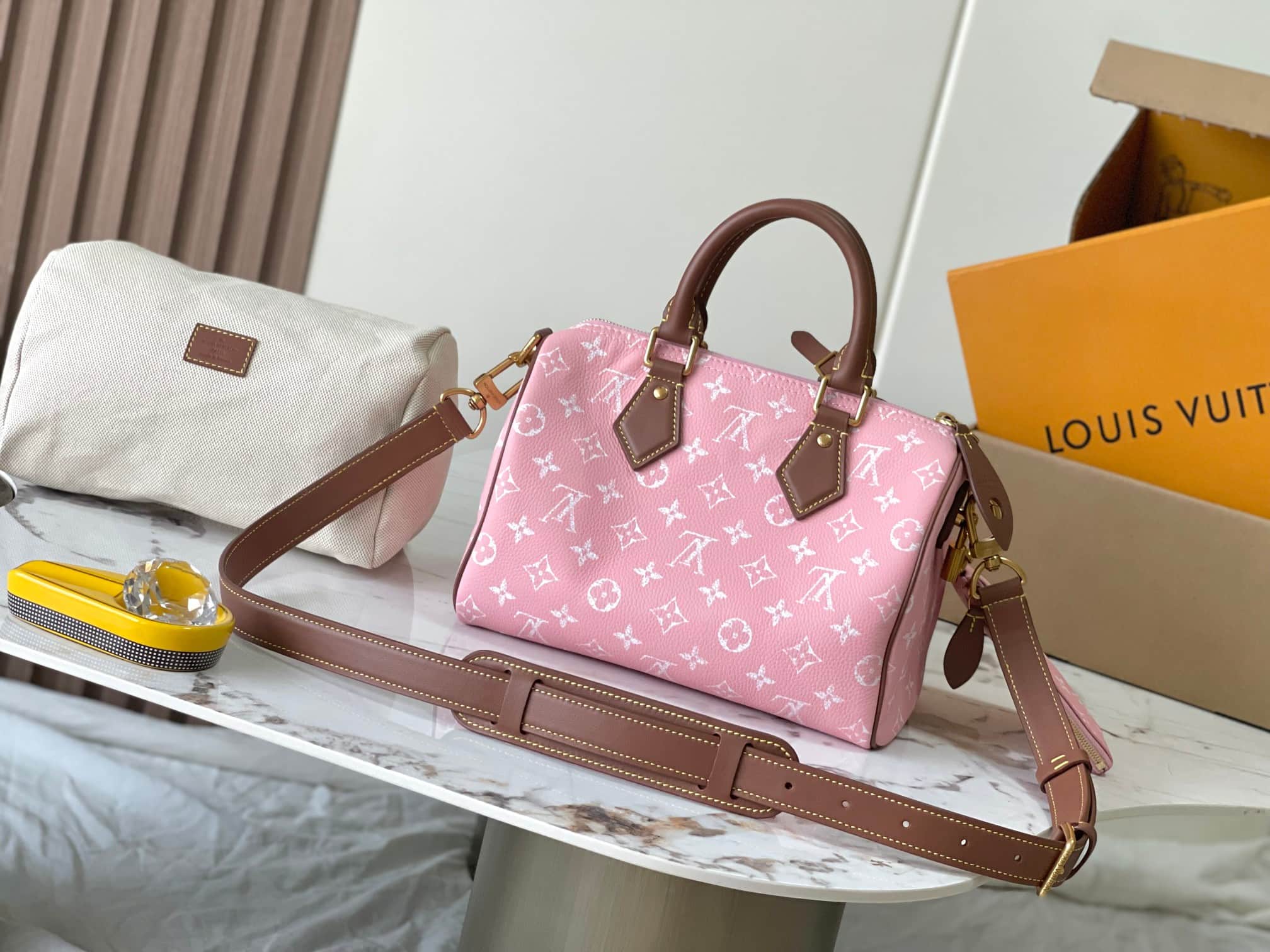 Louis Vuitton Speedy P9 Bandoulière 25 Calf leather M15279 Pink Sakura TOP