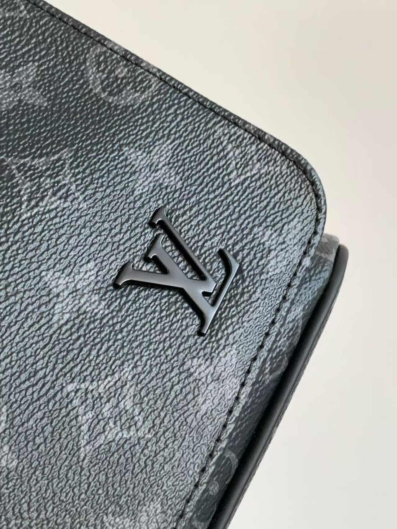 Louis Vuitton DISTRICT PM Monogram Eclipse High