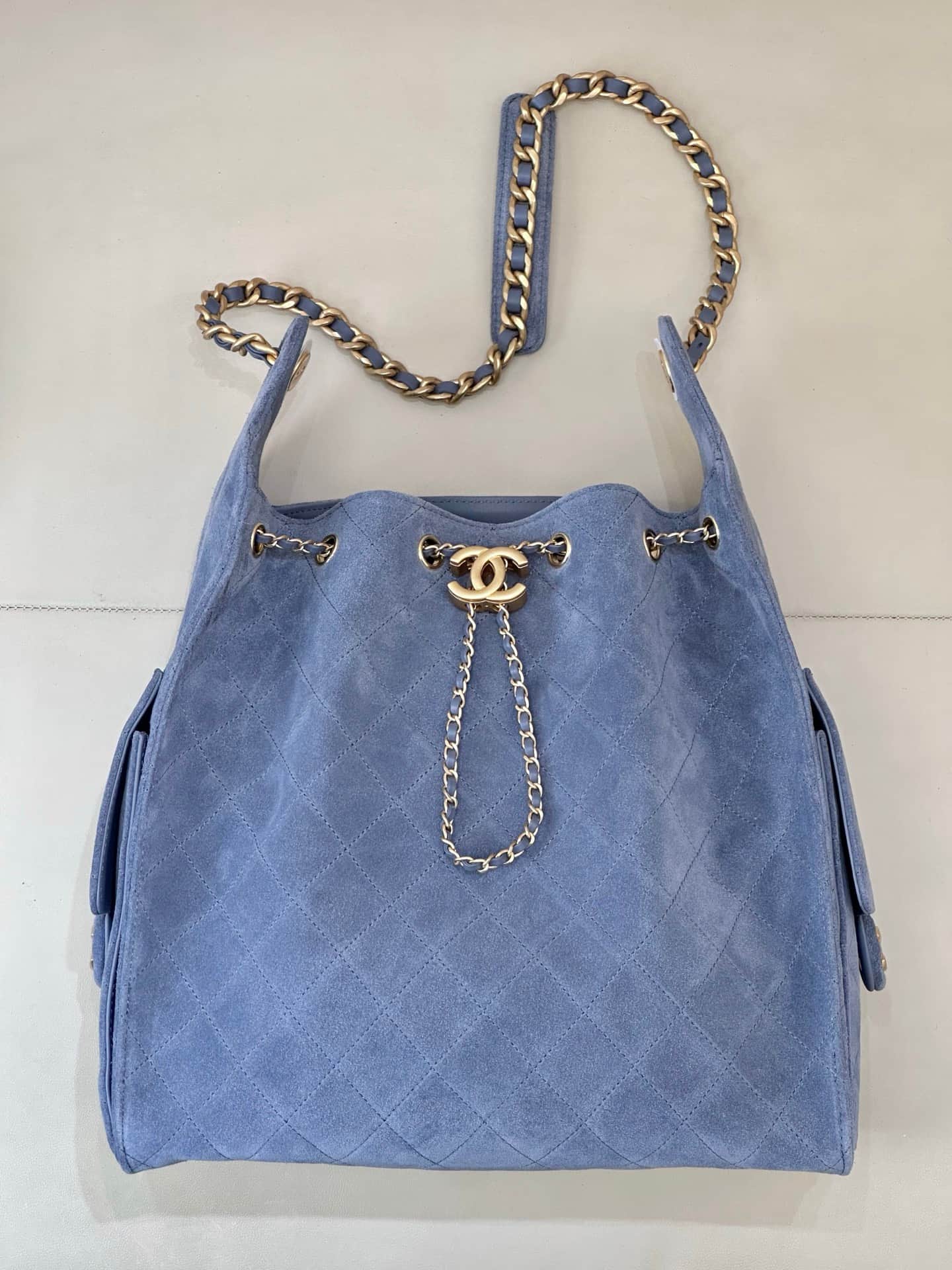 Chanel 25 Medium Hobo handbag AS5311 Suede &Gold-tone Metal Blue TOP