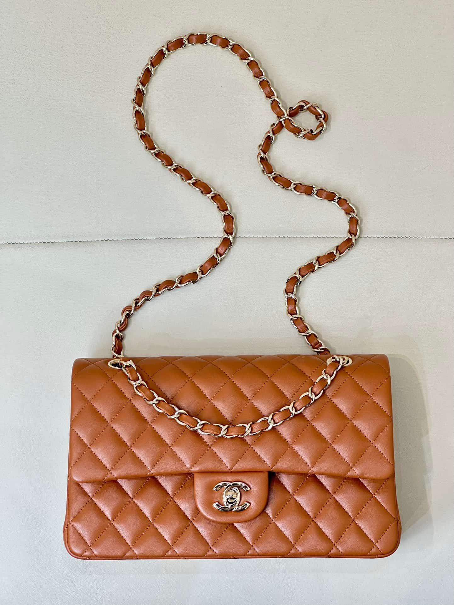 Chanel Medium CLASSIC HANDBAG Lambskin Gold-Tone Metal caramel TOP