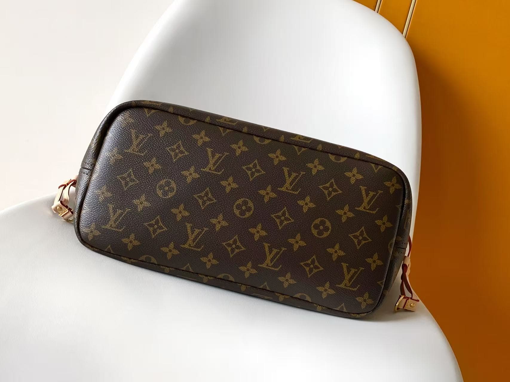 Louis Vuitton Neverwoof Monogram coated canvas M27847 High