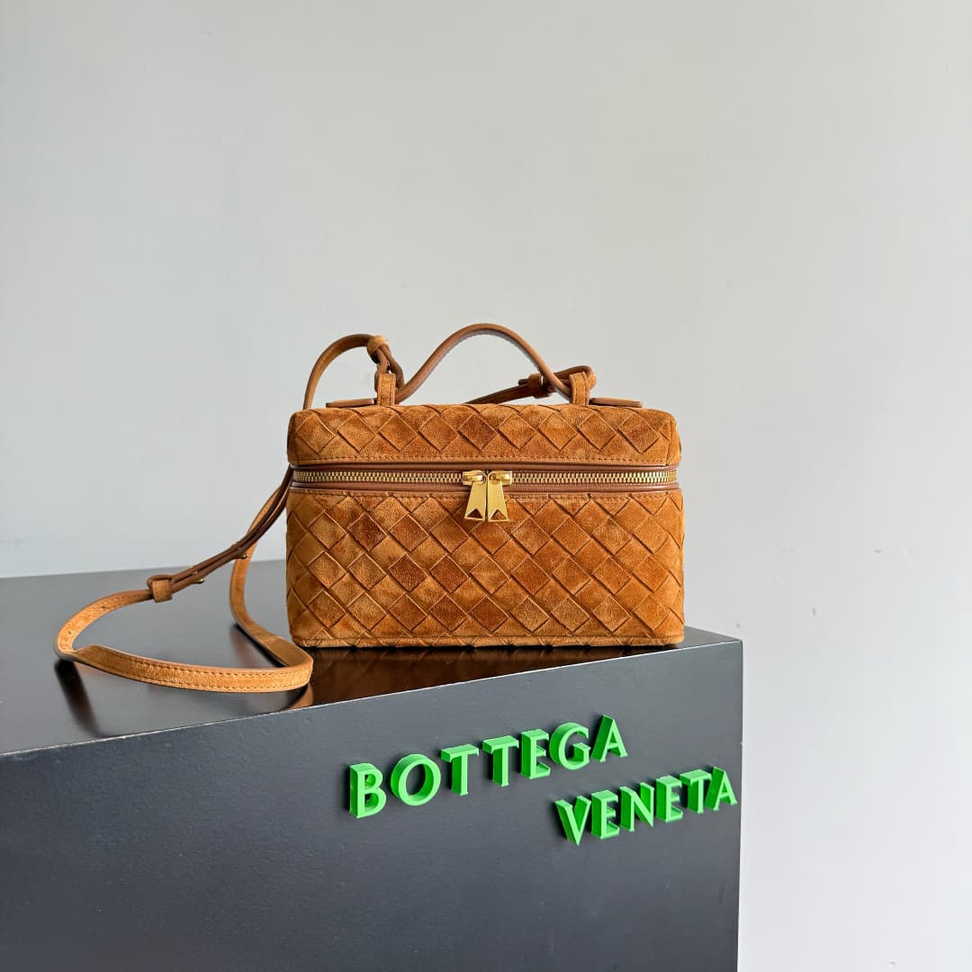 BV Bang Bang Vanity mini intrecciato suede TOP