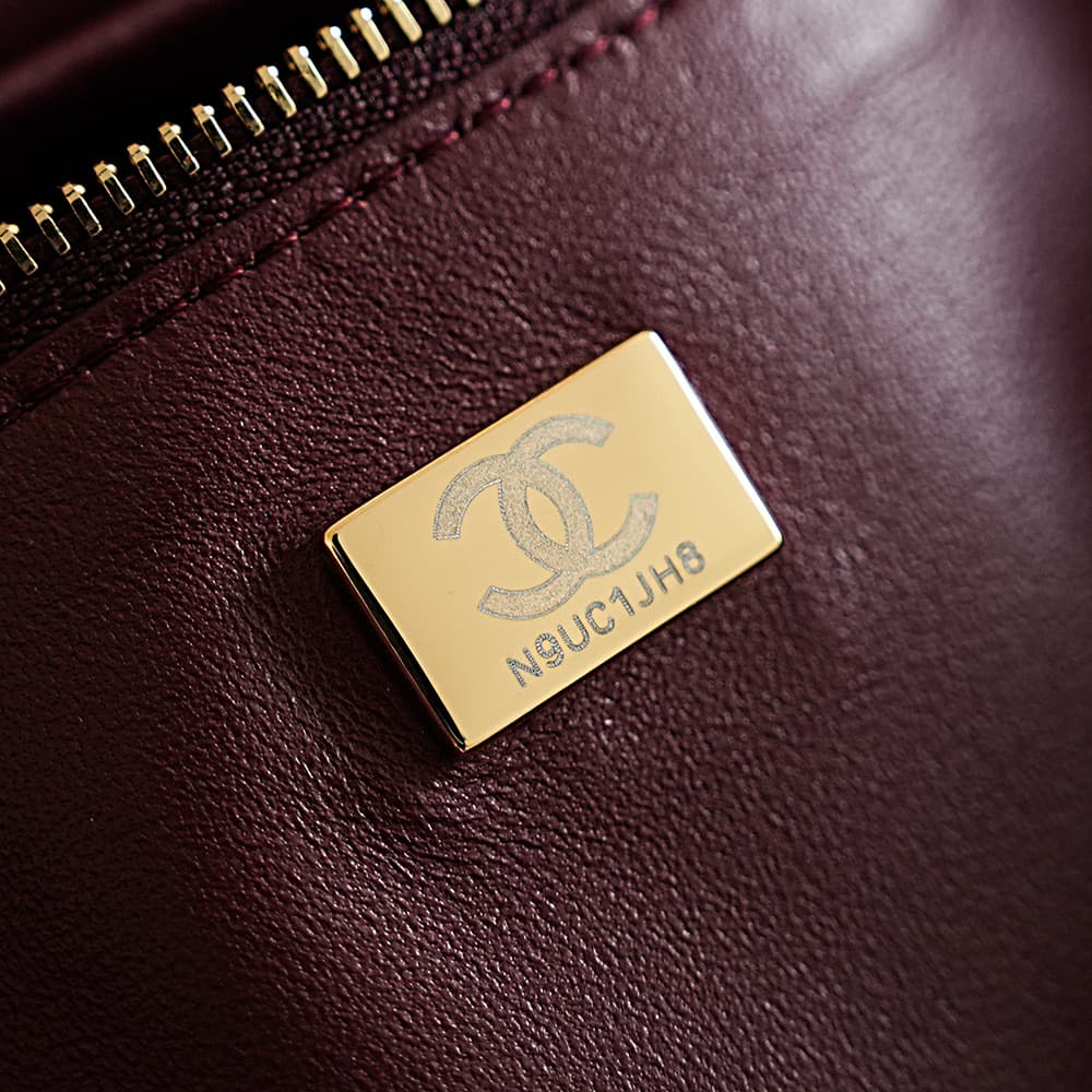 Chanel Maxi Flapbag Grained Calfskin & Gold-Tone Metal Caramel AS6231 A