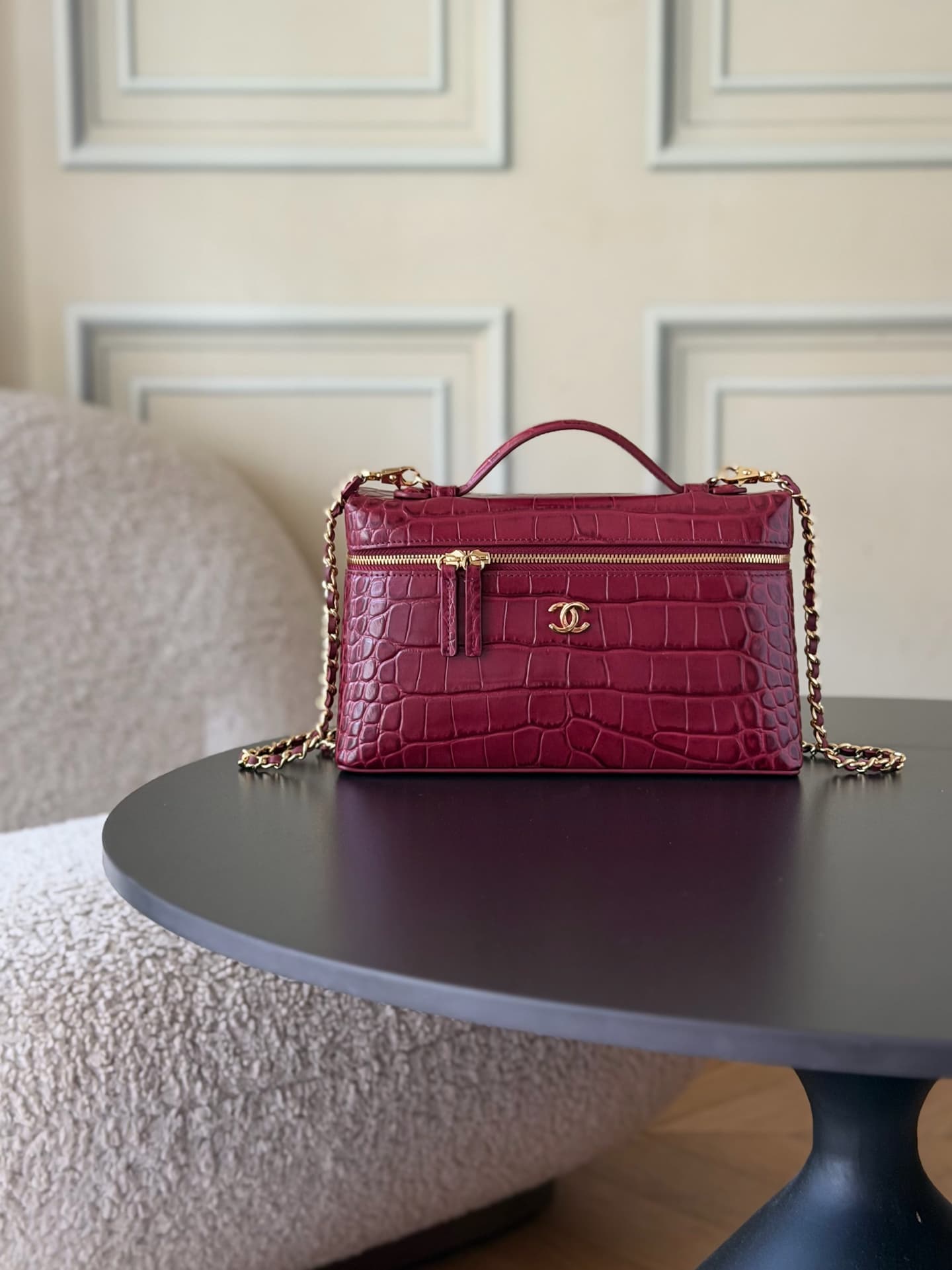 Chanel Large Vanity with chain Crocodile Embossed Calfskin & Gold-Tone Metal Burgundy AS5347 A
