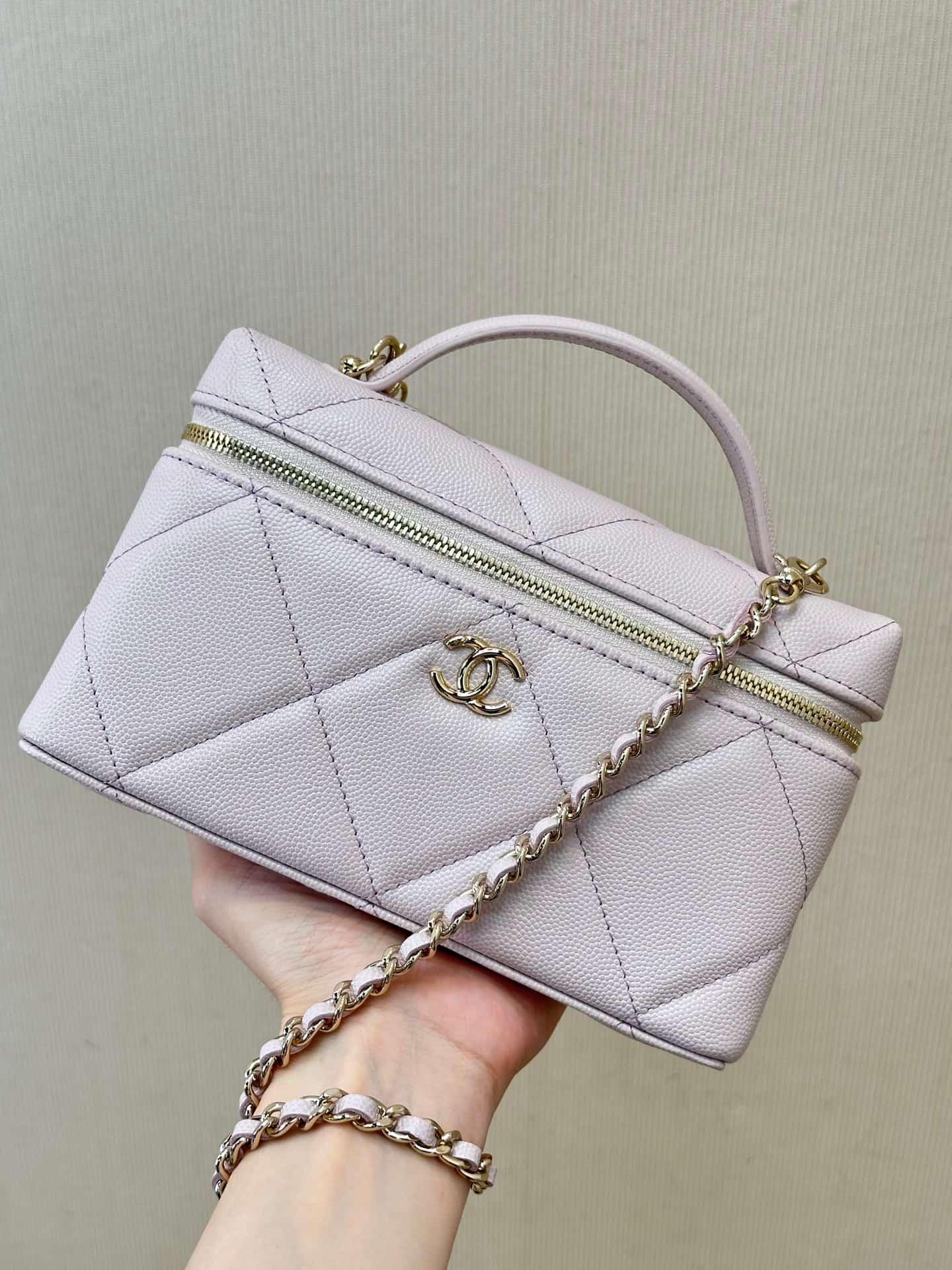 Chanel Vanity with Chain Grained Shiny Calfskin & Gold-Tone Metal Light Pink AP4936 TOP