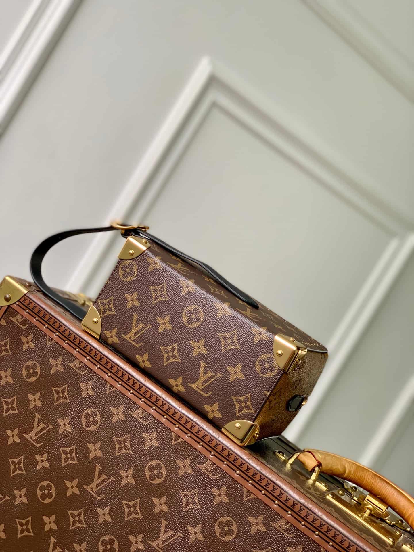 Louis Vuitton Locker Dopp Kit Trunk Monogram coated canvas M29313 High