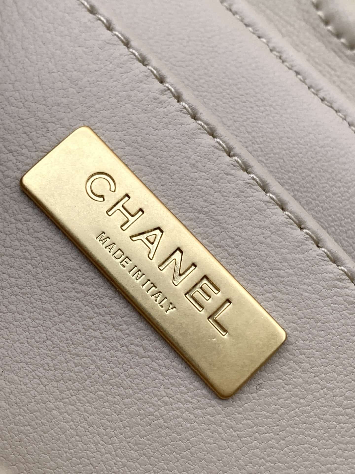 Mini FLAP BAG WITH TOP HANDLE Lambskin Gold-Metal AS5354 Beige A