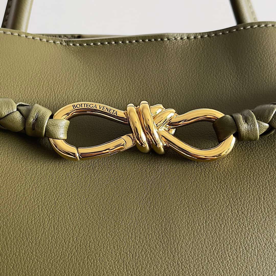 Bottega Veneta Andiamo tote bag in green calfskin leather TOP