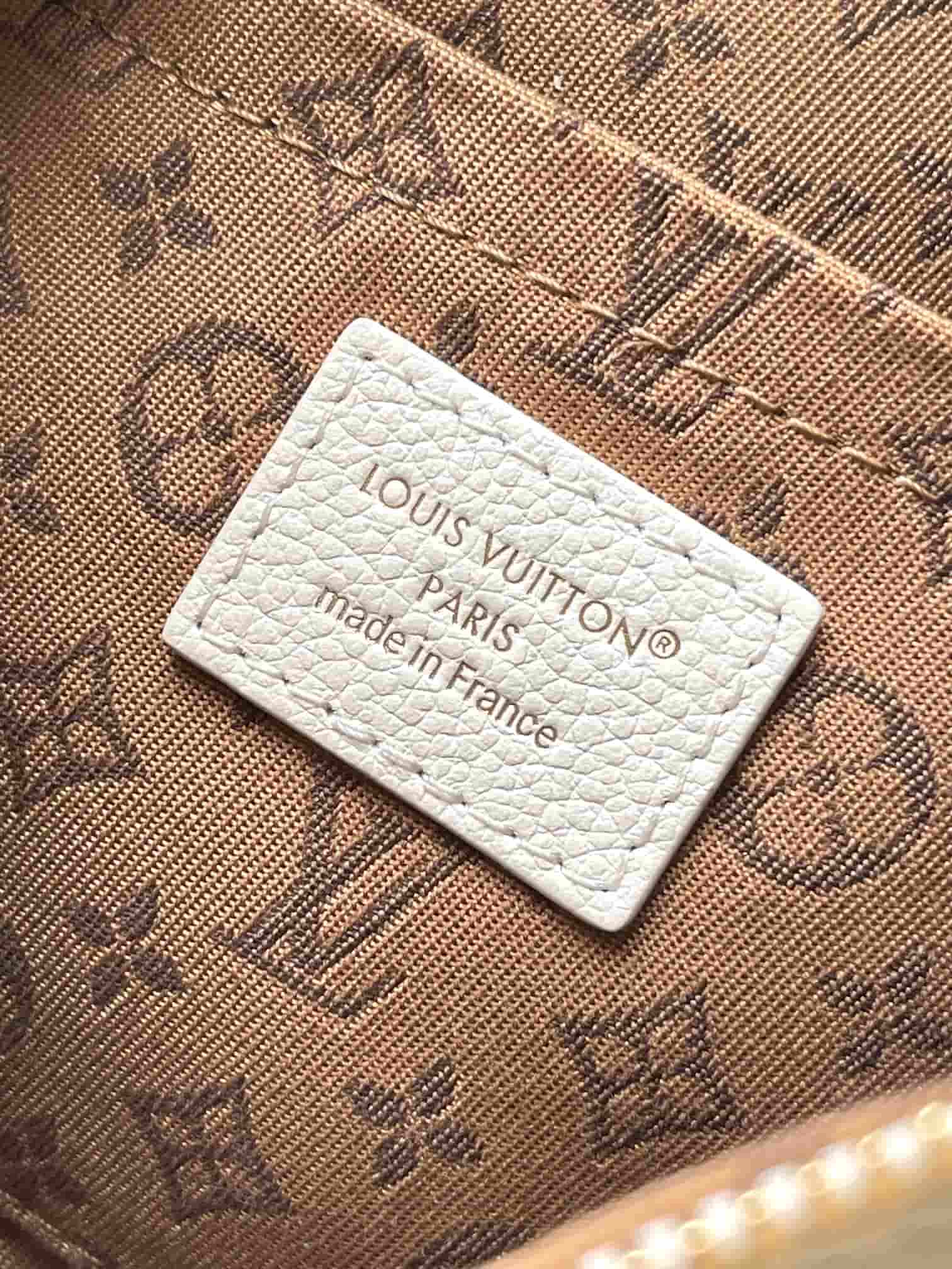 Louis Vuitton Express PM Vanilla/Monogram reverse Calfskin leather M29392 TOP