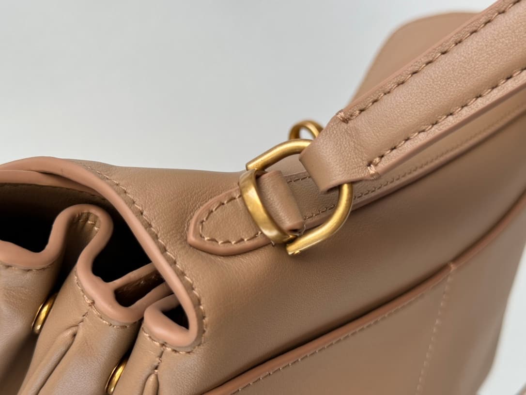 Balenciaga Rodeo Large Bag in Latte Leather With Gold-Tone Metal TOP