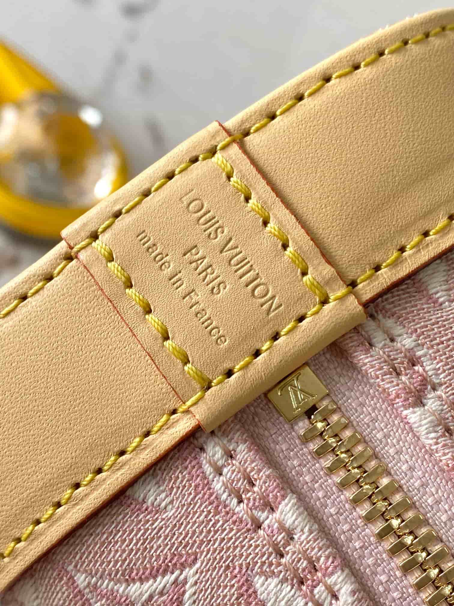 Louis Vuitton Alma BB Monogram Emblème Rose Ruban M2A378 TOP