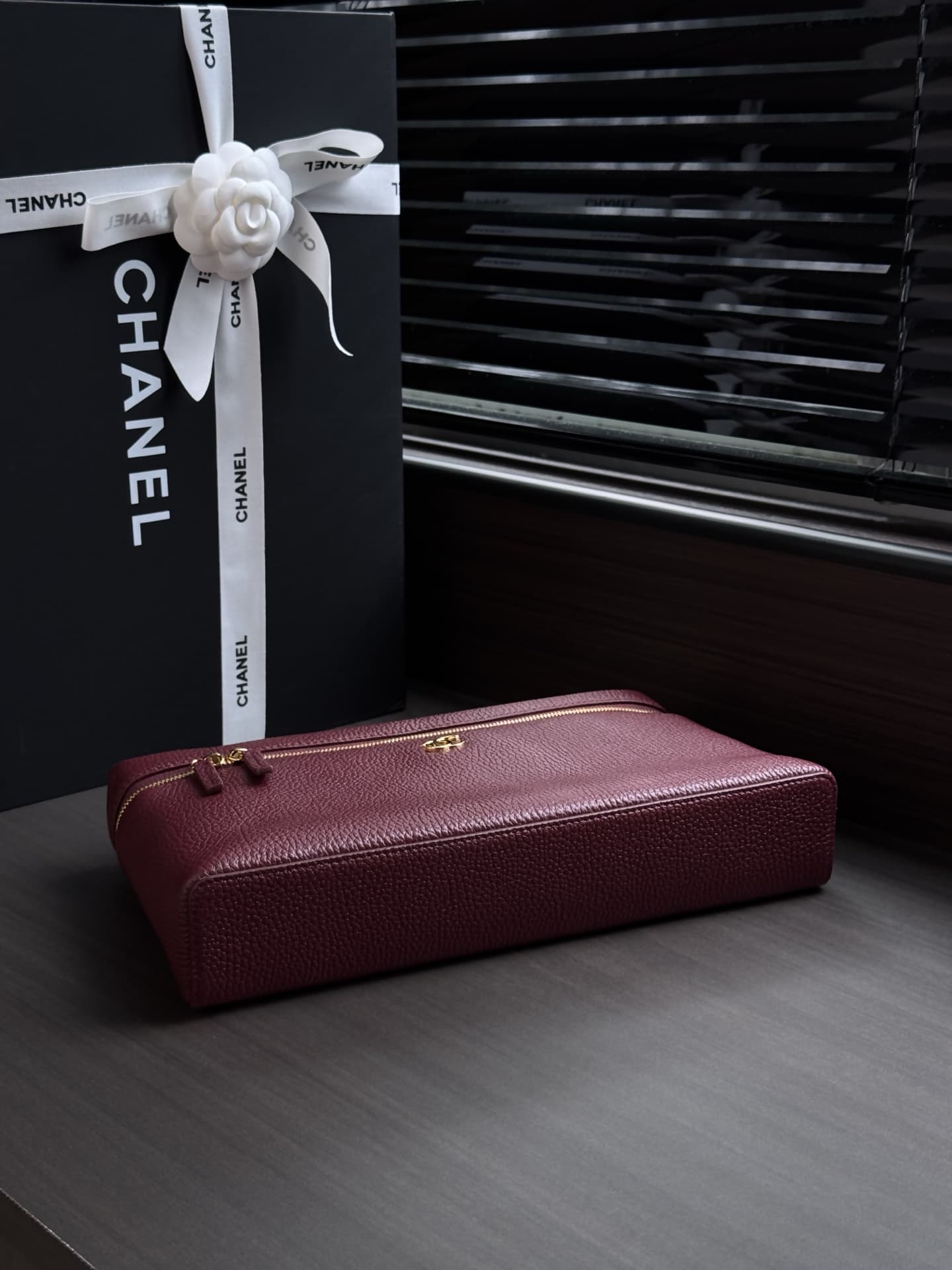Chanel Vanity with chain Grained Calfskin & Gold-Tone Metal Dark Burgundy AS6473 A