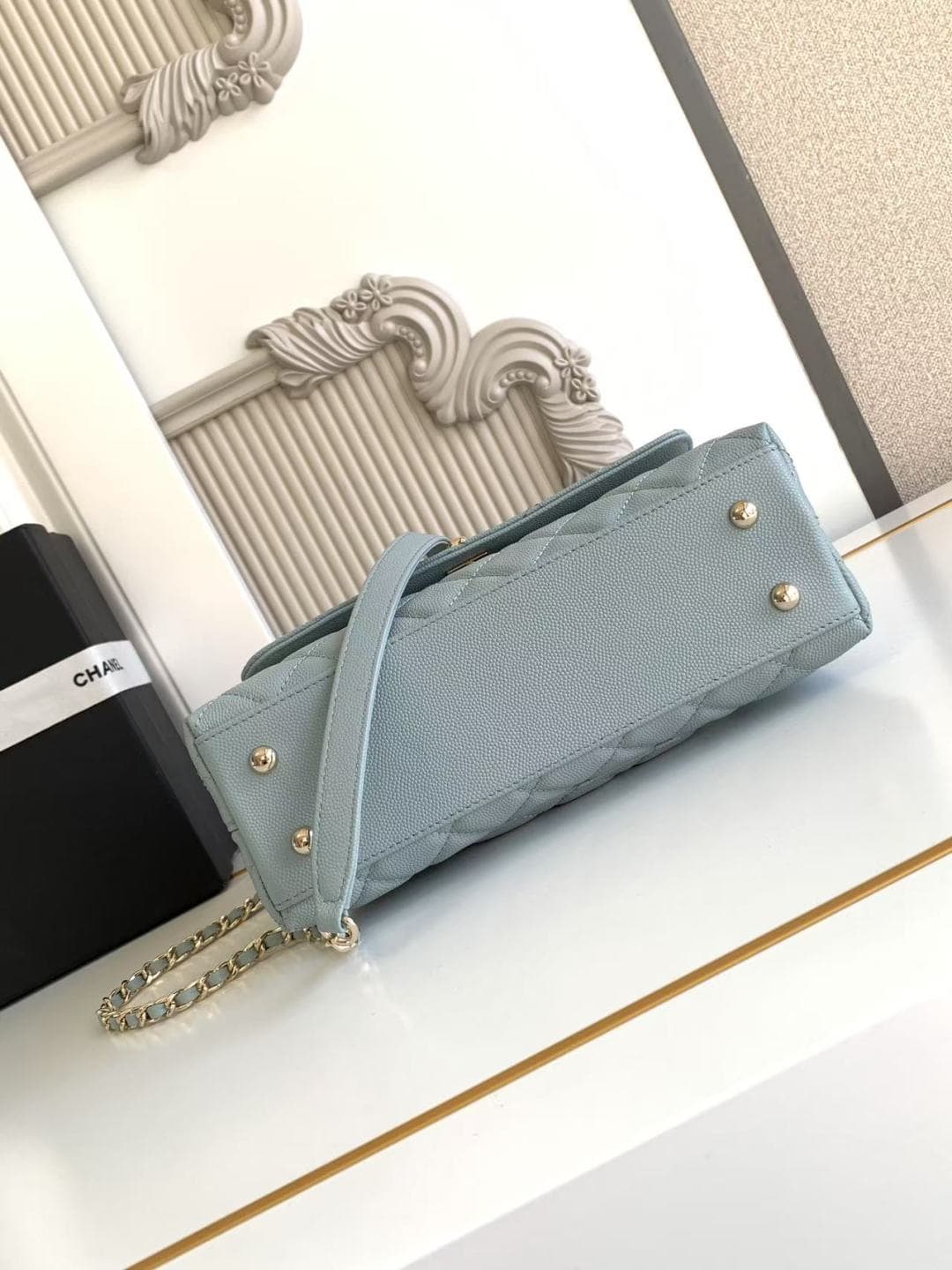 FLAP BAG WITH TOP HANDLE Grained Calfskin & Gold-Tone Metal A92990 Blue Binding A