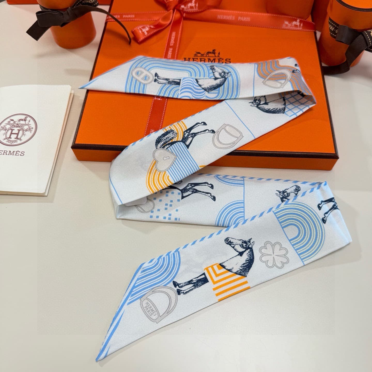 Hermes Garde-Robe Pop silk Twilly scarf