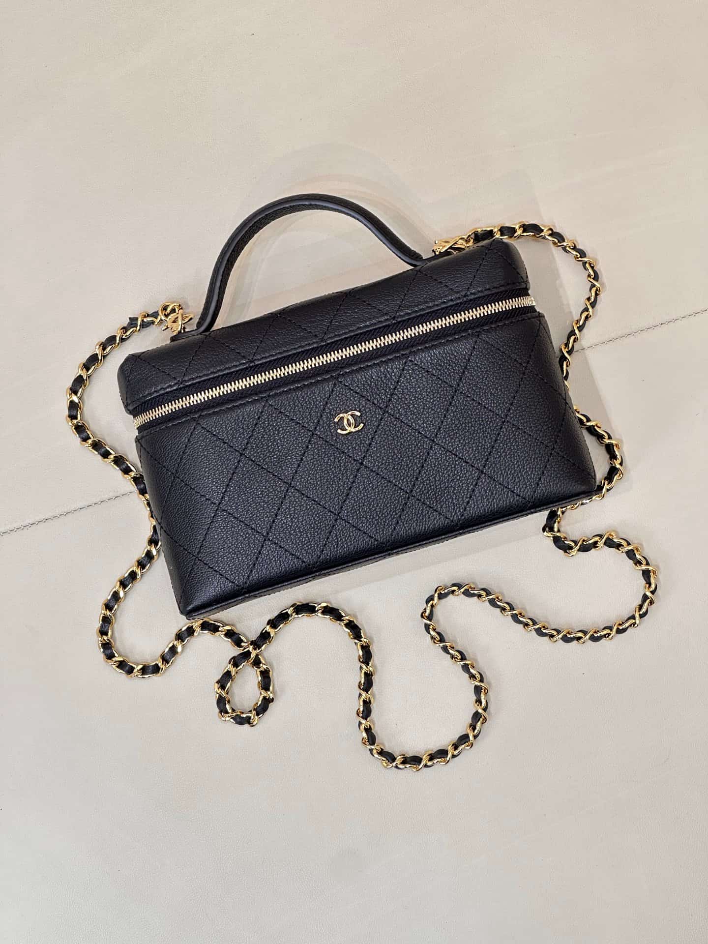 Chanel Vanity with Chain Grained Shiny Calfskin & Gold-Tone Metal Black AP5100 TOP