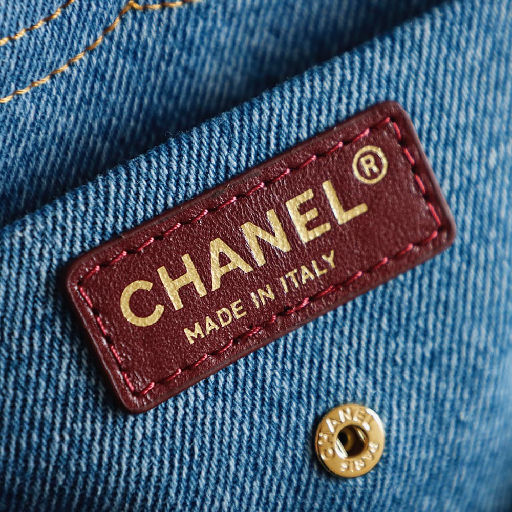 Chanel Maxi Flap bag Denim & Gold-Tone Metal Blue AS6627 A