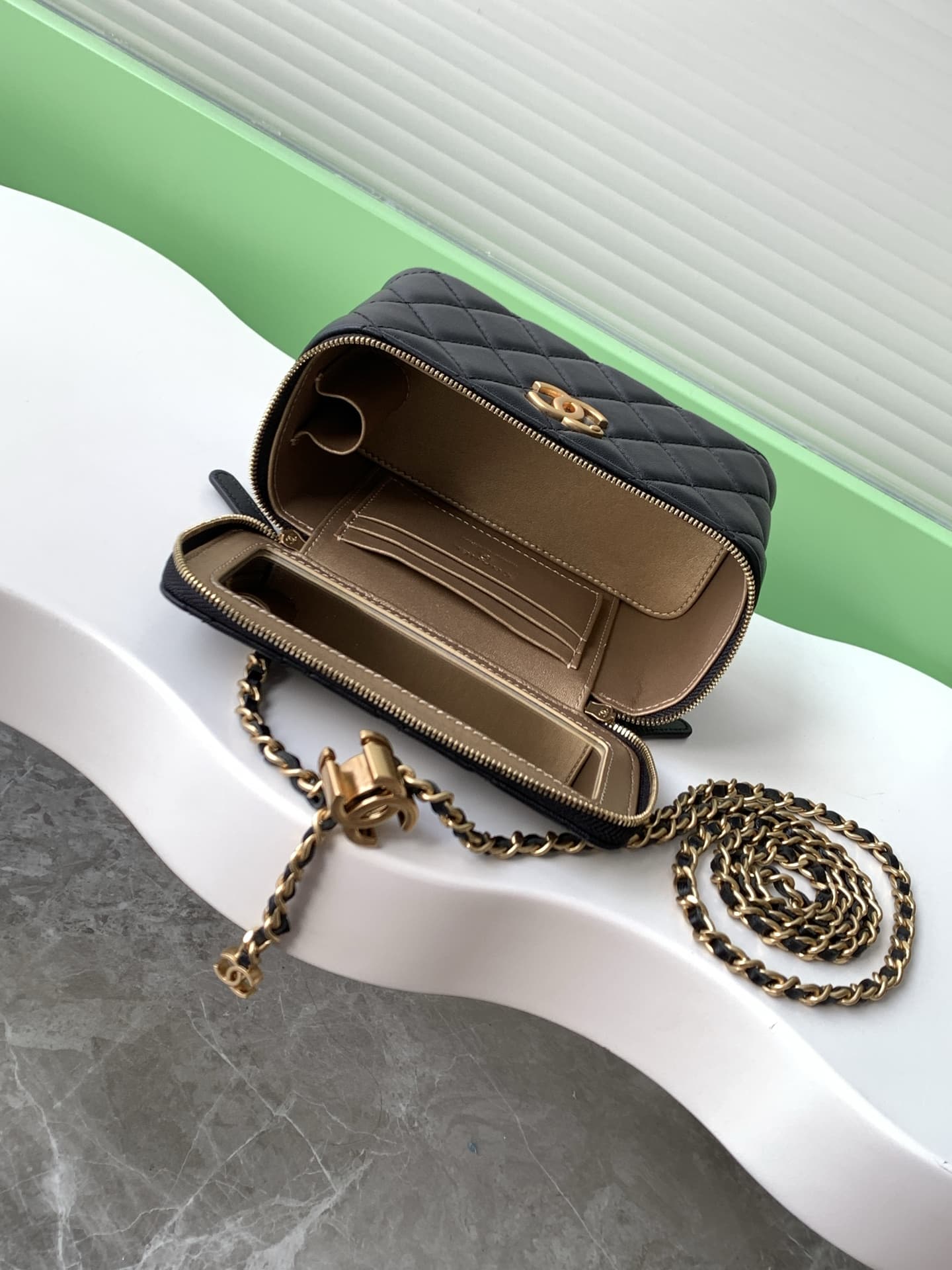 Chanel Vanity with Chain AP3940 Lambskin & Gold Metal Black A