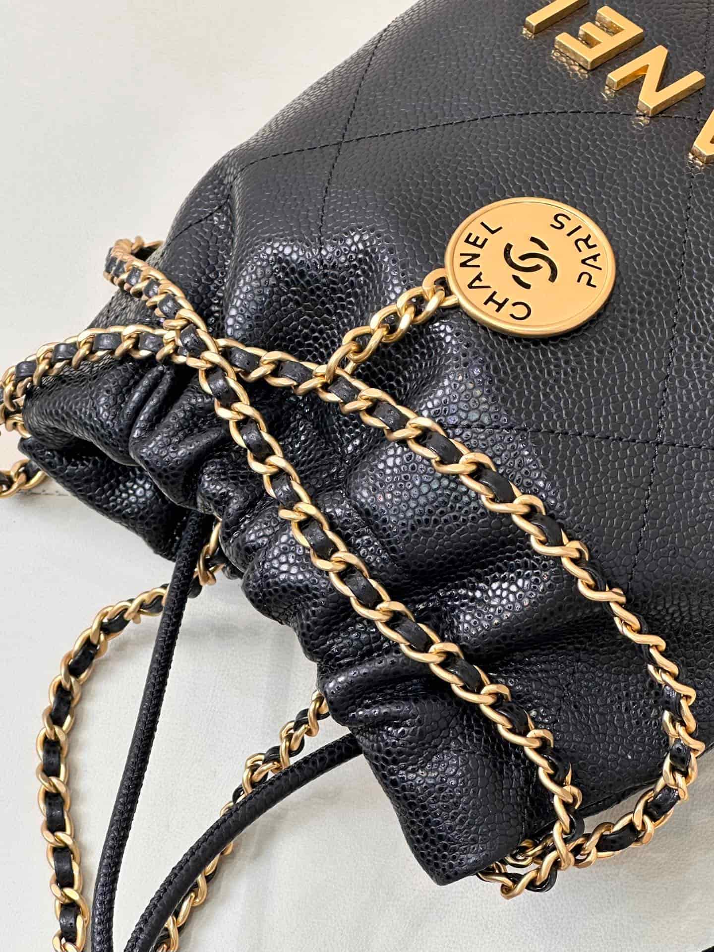 Chanel 22 MINI HANDBAG Grained Calfskin Black & Gold-Tone Metal AS3980 TOP