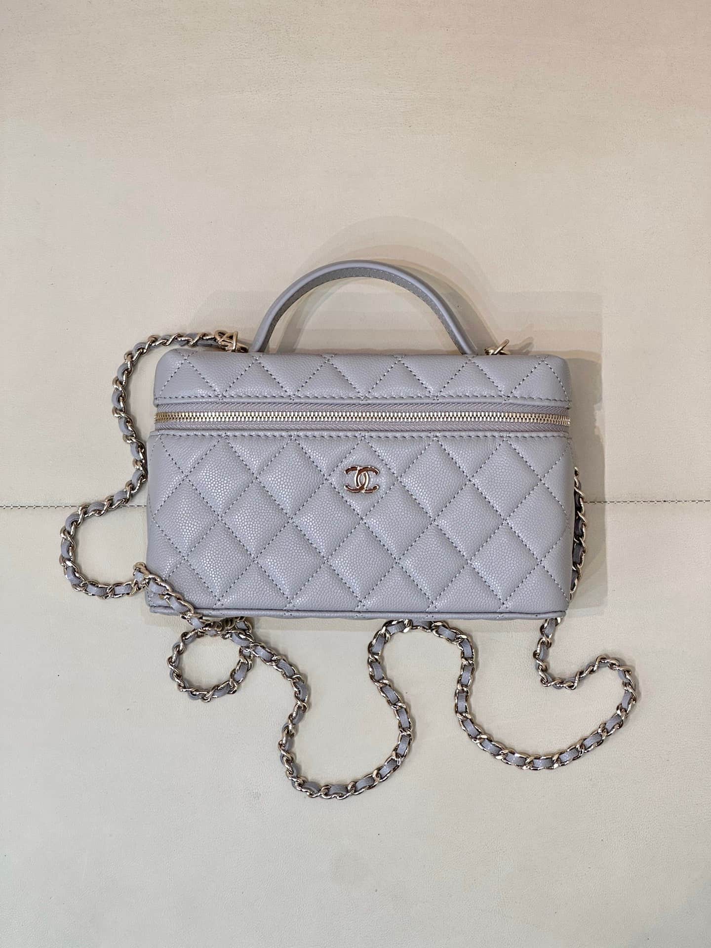Chanel Classic Vanity with Chain Grained Calfskin & Gold-Tone Metal Grey AP4385 TOP
