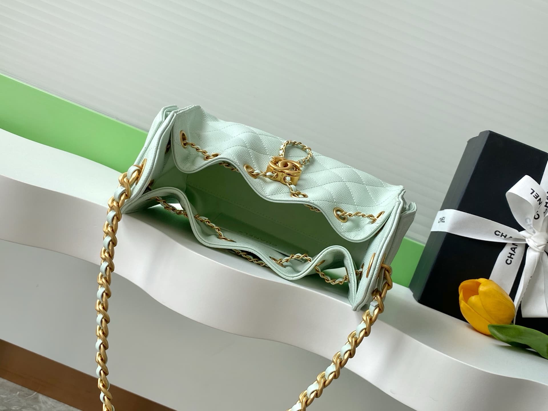 Chanel 25 Mini Hobo handbag AS5631 Grained calfskin & gold-tone metal Green A