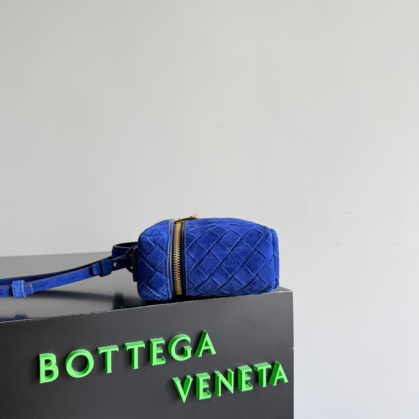 BV Bang Bang Vanity mini intrecciato suede TOP