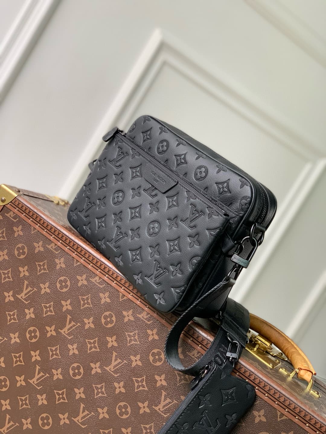 Louis Vuitton Trio Messenger Black Monogram Shadow calfskin leather M26713 High