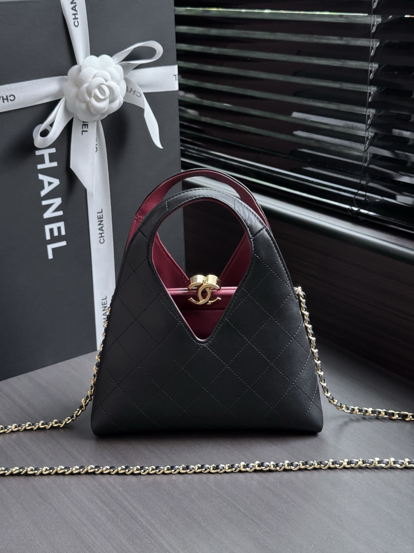 Chanel Shopping Bag Lambskin & Gold-Tone Metal Black AS6392 A