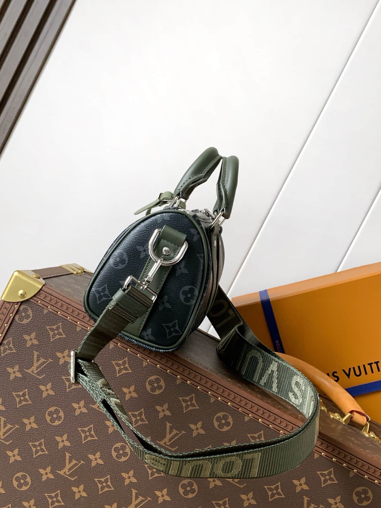 Louis Vuitton Keepall Bandoulière 25 Khaki Green Monogram Eclipse coated canvas M28638 High