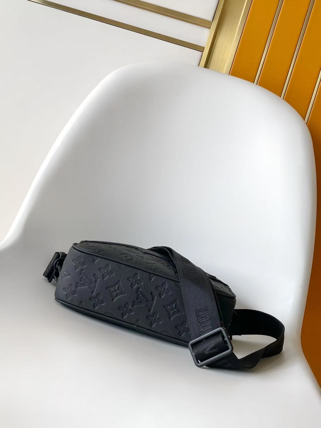 Louis Vuitton Alpha Messenger Black Monogram Shadow calfskin leather M28785 High