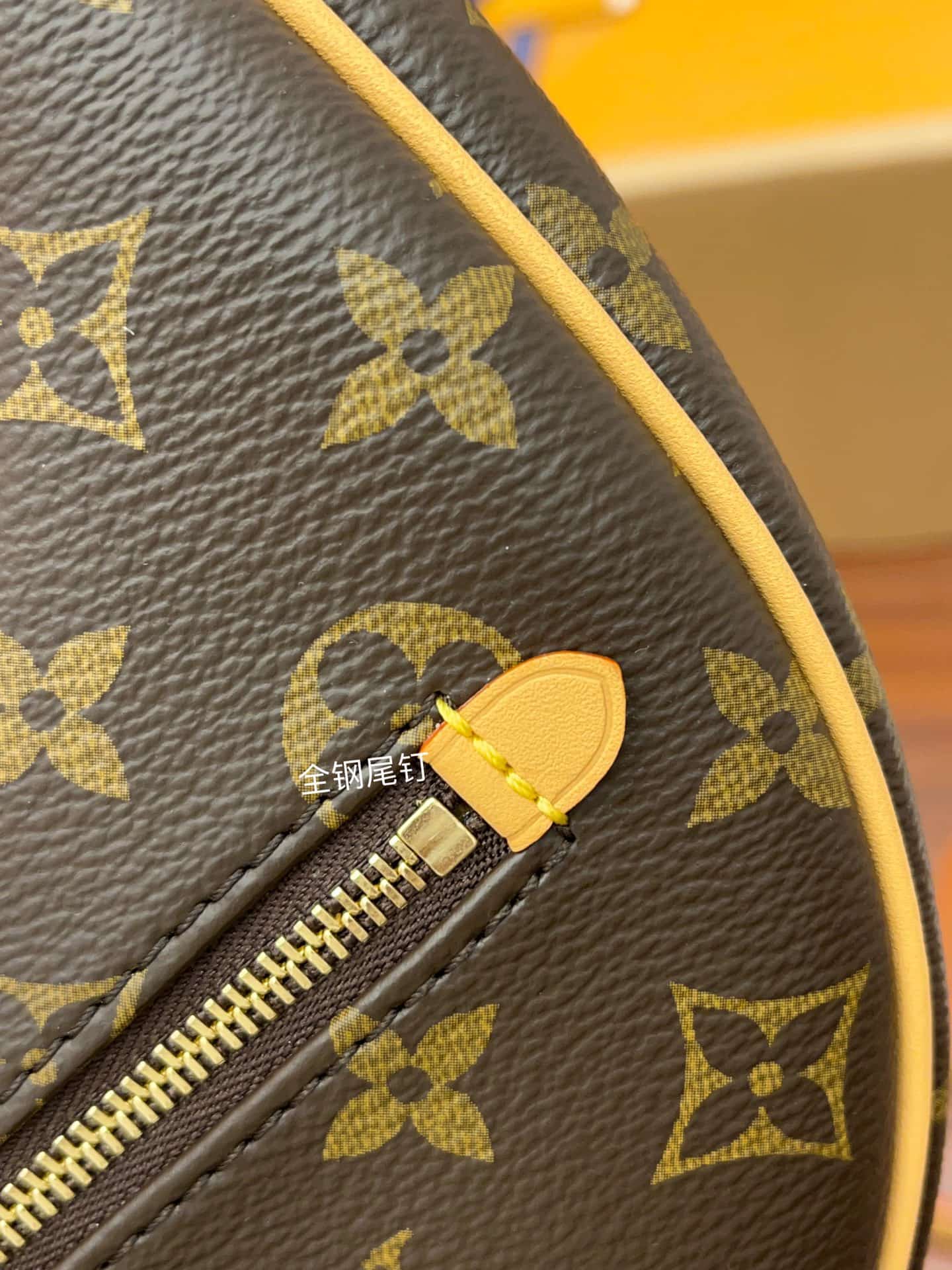 Louis Vuitton LOOP Handbag Monogram coated canvas M81098 Top