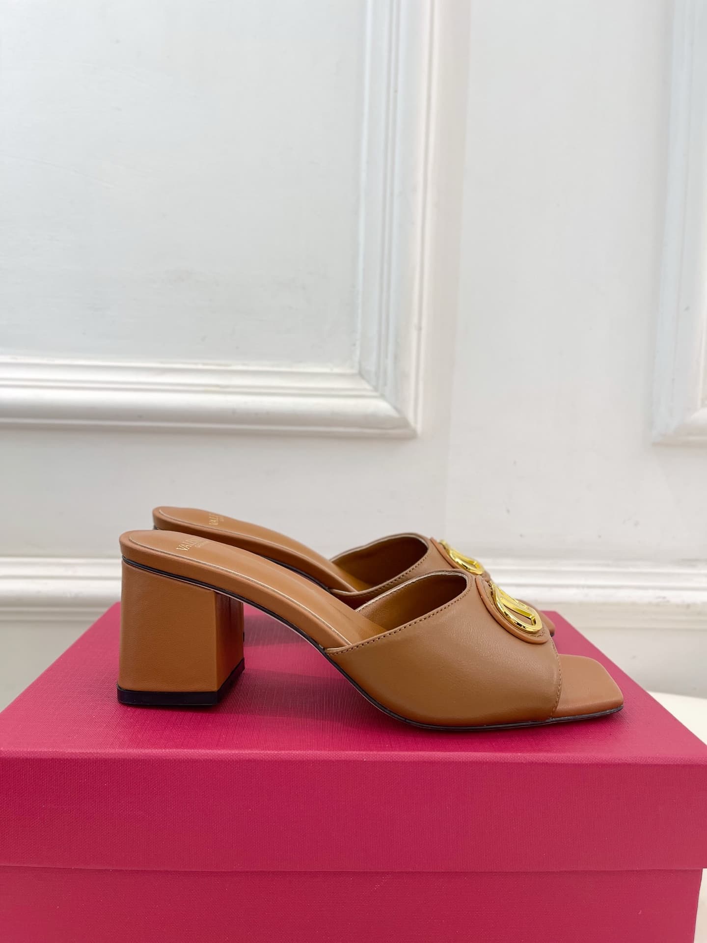 Valentino Garavani VLOGO Signature Slide Sandal Shoes Women