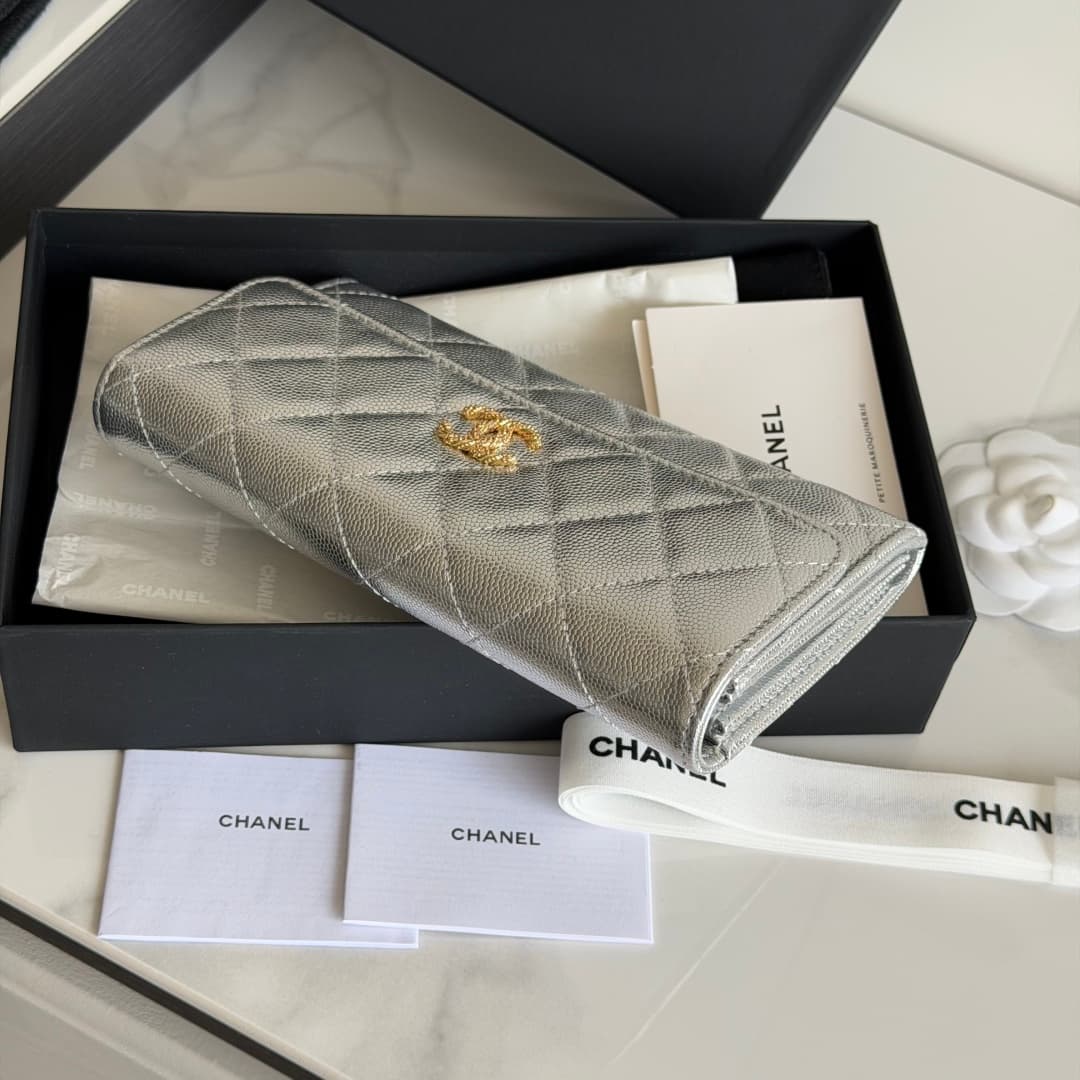 Chanel Wallet Shiny Grained Calfskin Strass & Gold-Tone Metal Silver AP5076 High