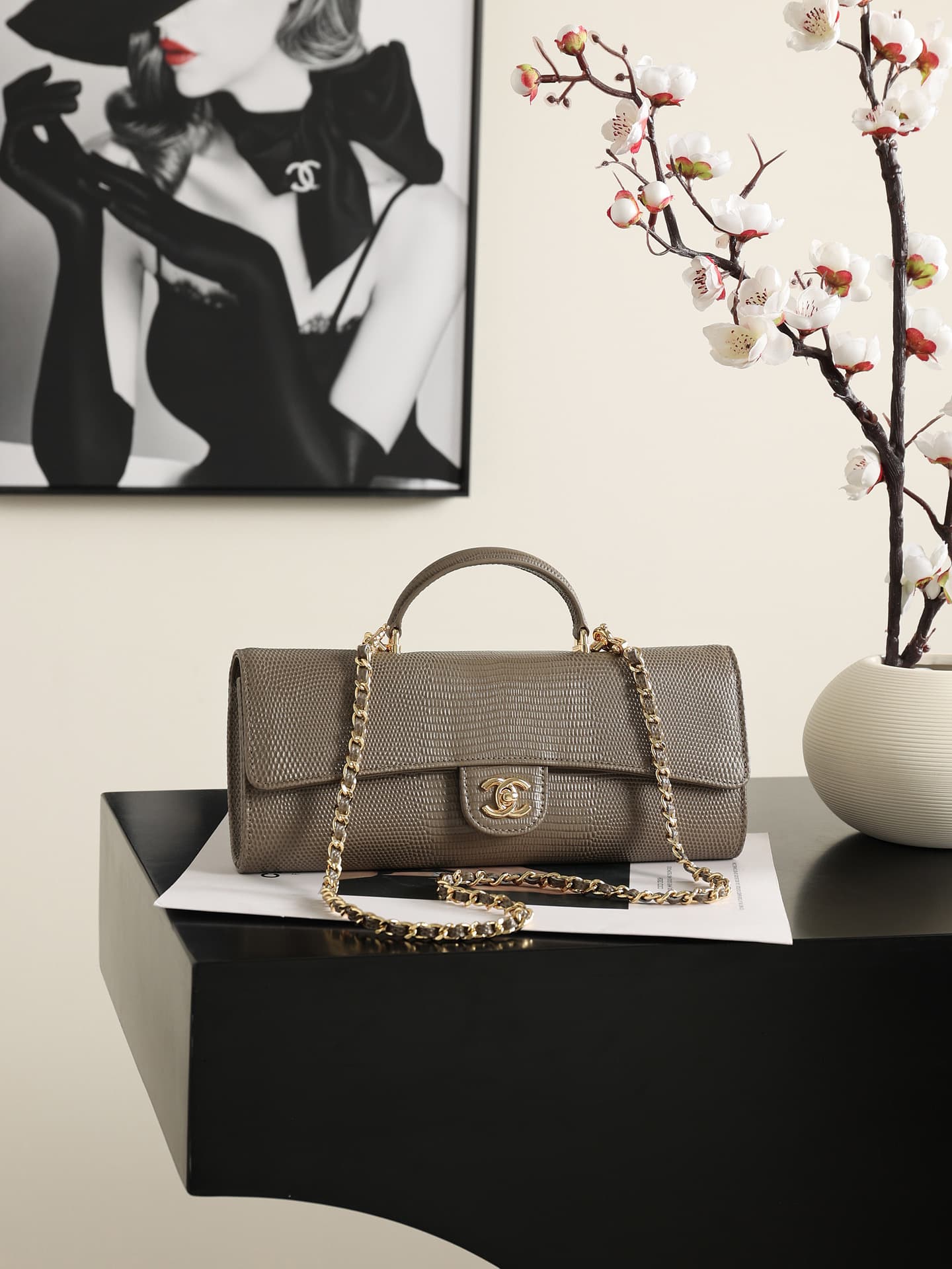 Chanel Clutch with chain Lizard Embossed Calfskin & Gold-Tone Metal Khaki AP5280 A