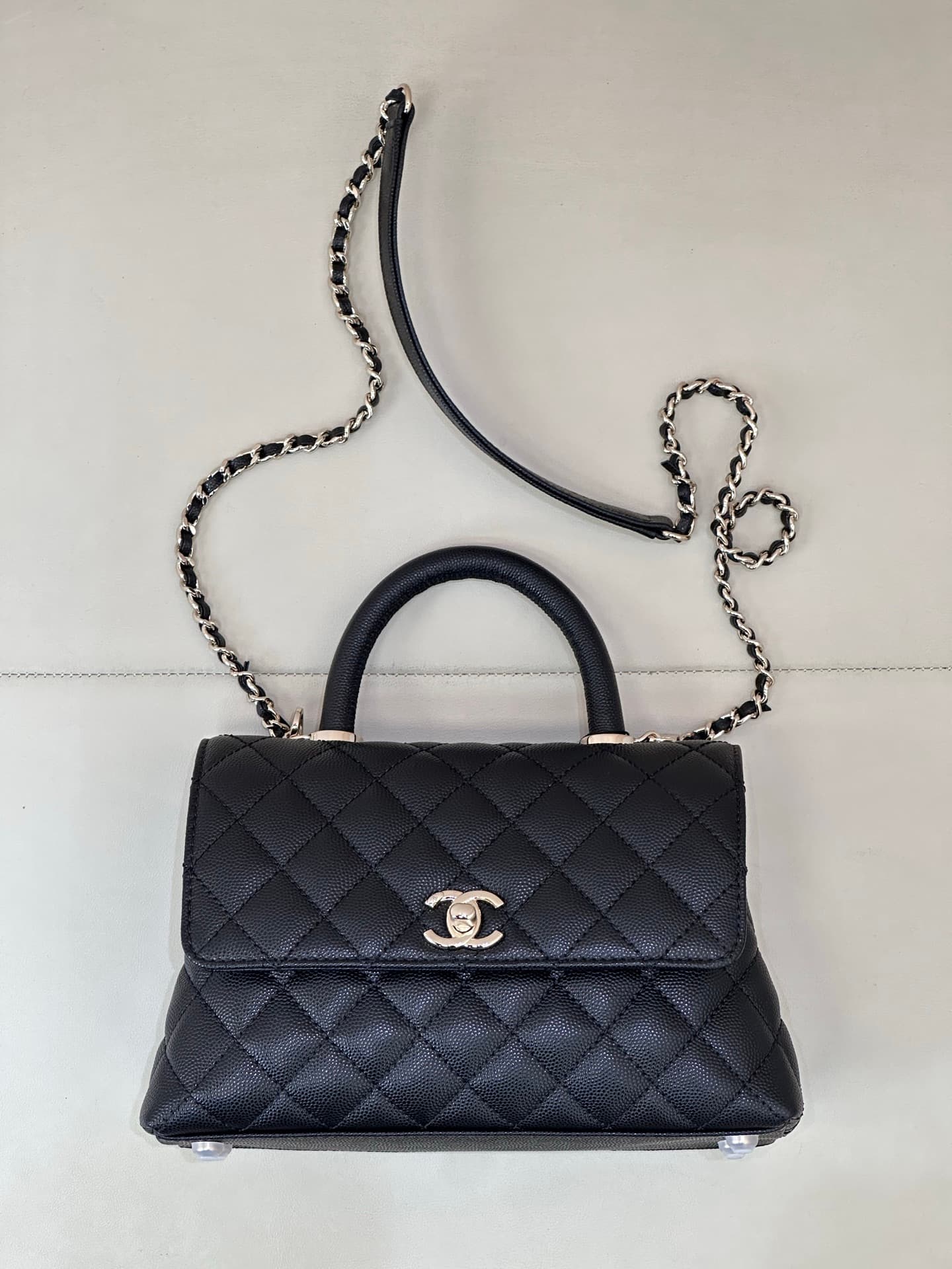 FLAP BAG WITH TOP HANDLE Grained Calfskin & Gold-Tone Metal A92990 Black  TOP