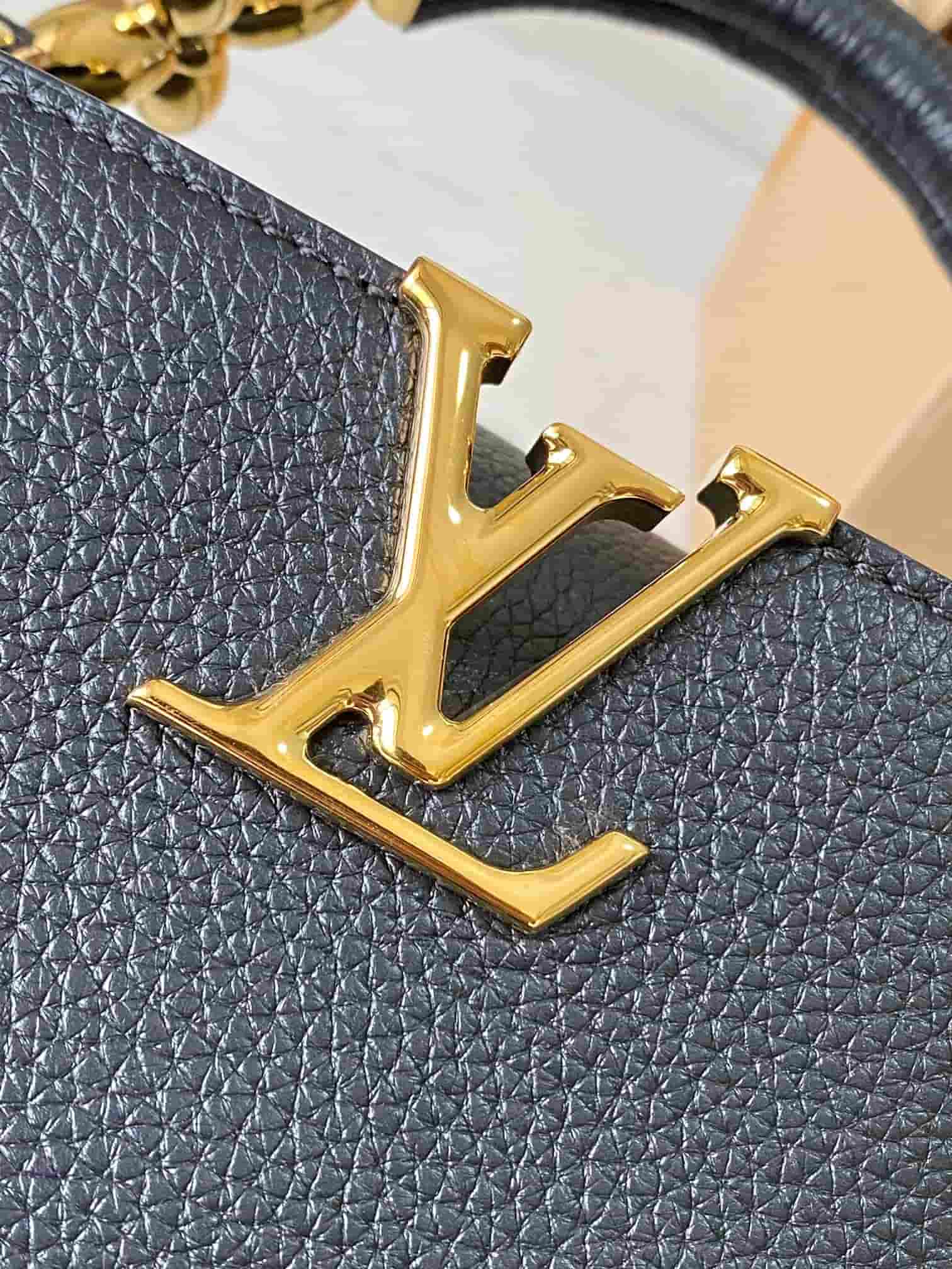 Louis Vuitton Capucines BB Taurillon Leather M24698 Black Top