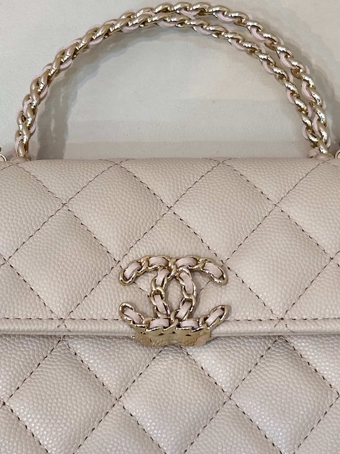 Chanel Clutch with chain Grained Calfskin&Gold-Tone Metal Beige AP3236 TOP