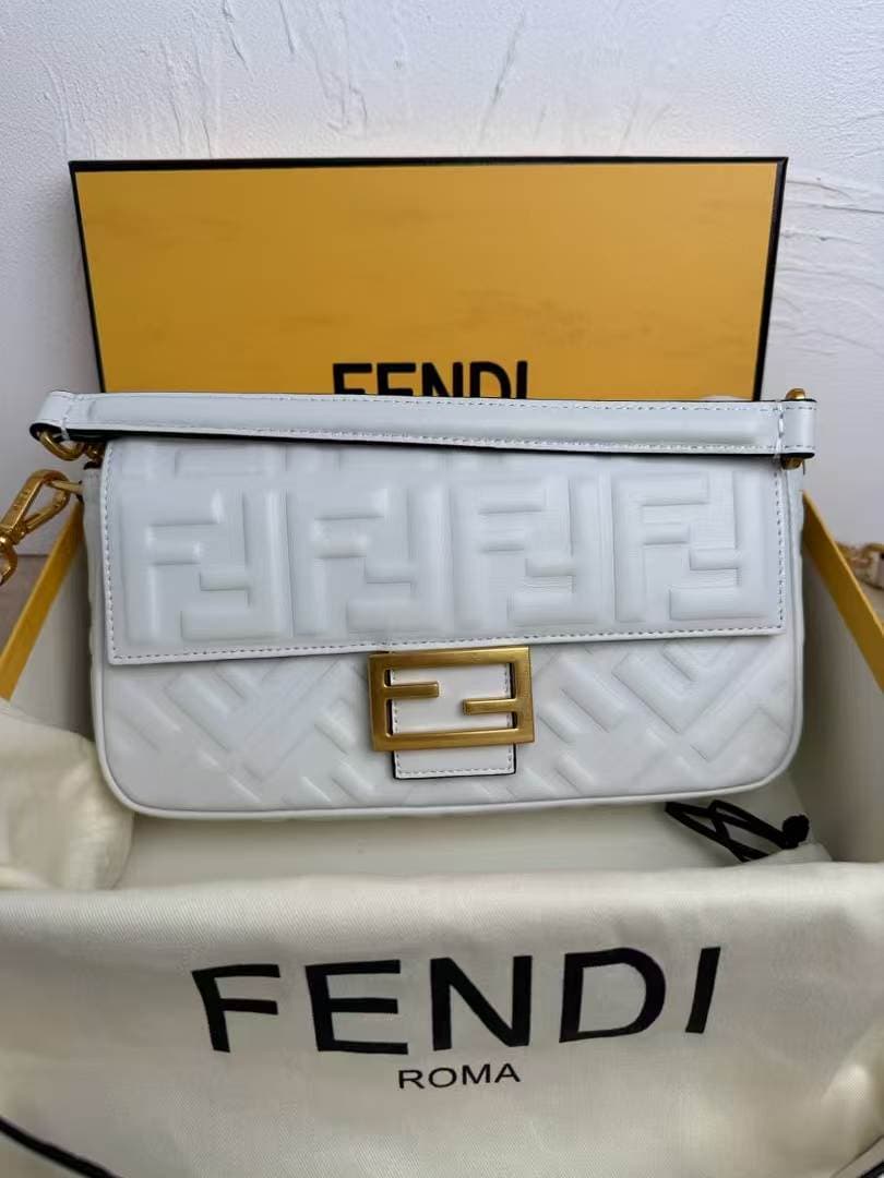 Fendi BAGUETTE leather bag White High