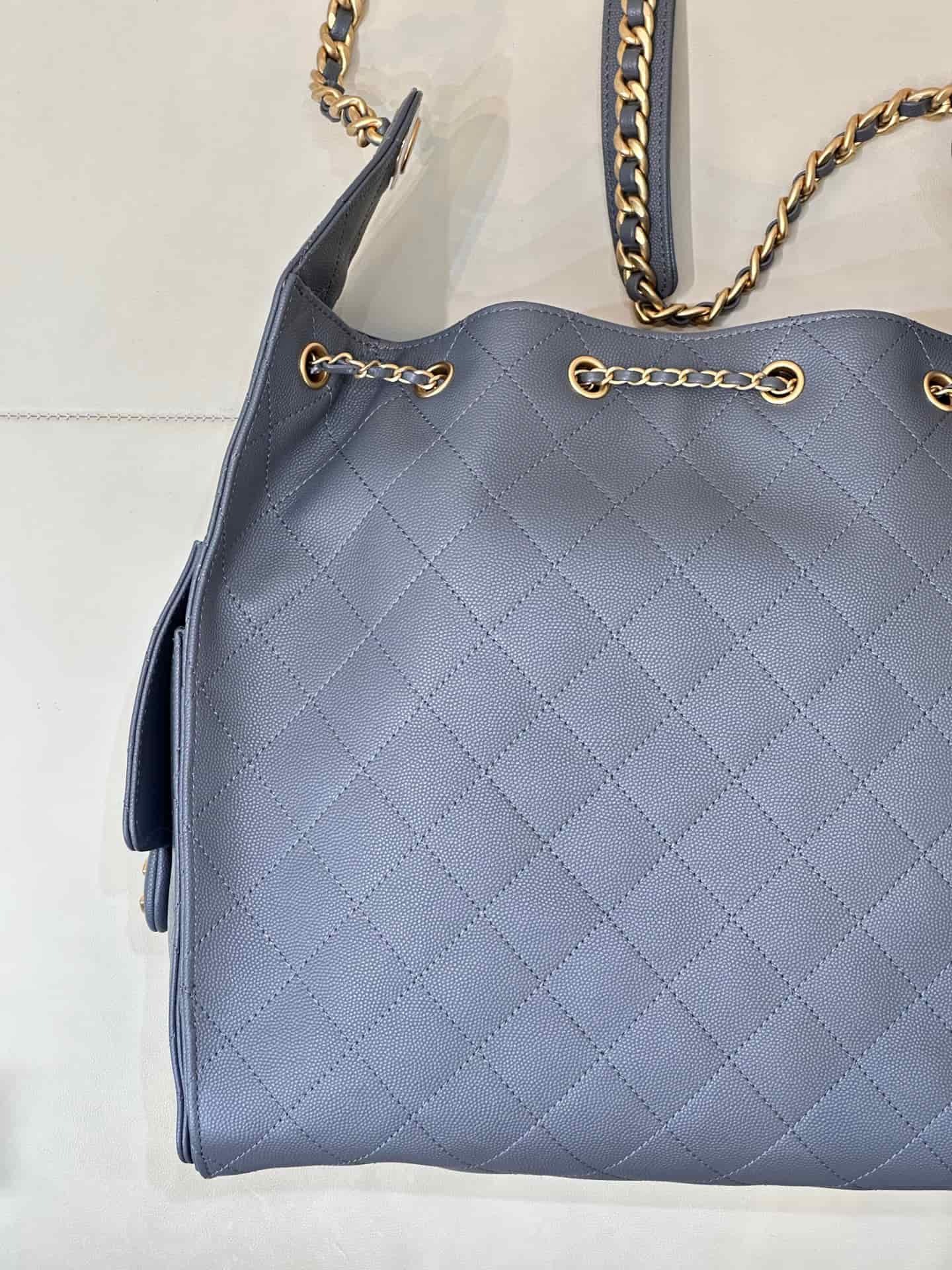 Chanel 25 Medium Hobo handbag AS5311 Grained Calfskin & Gold-tone Metal Blue TOP